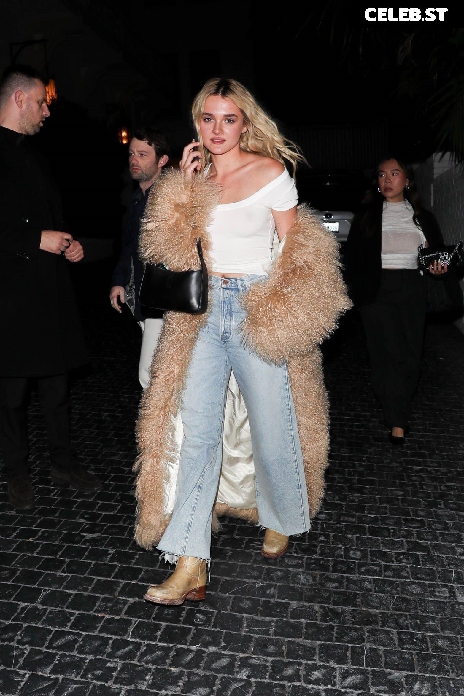 Charlotte Lawrence Image 2702314