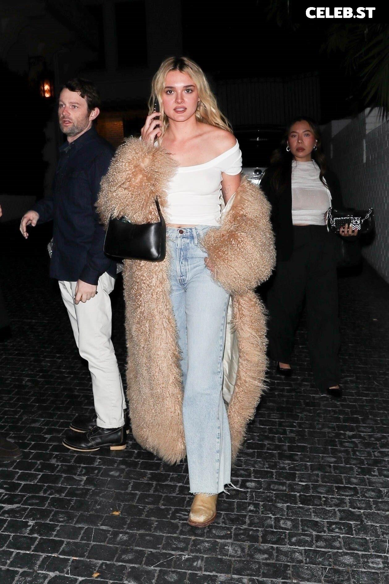 Charlotte Lawrence Image 2702322