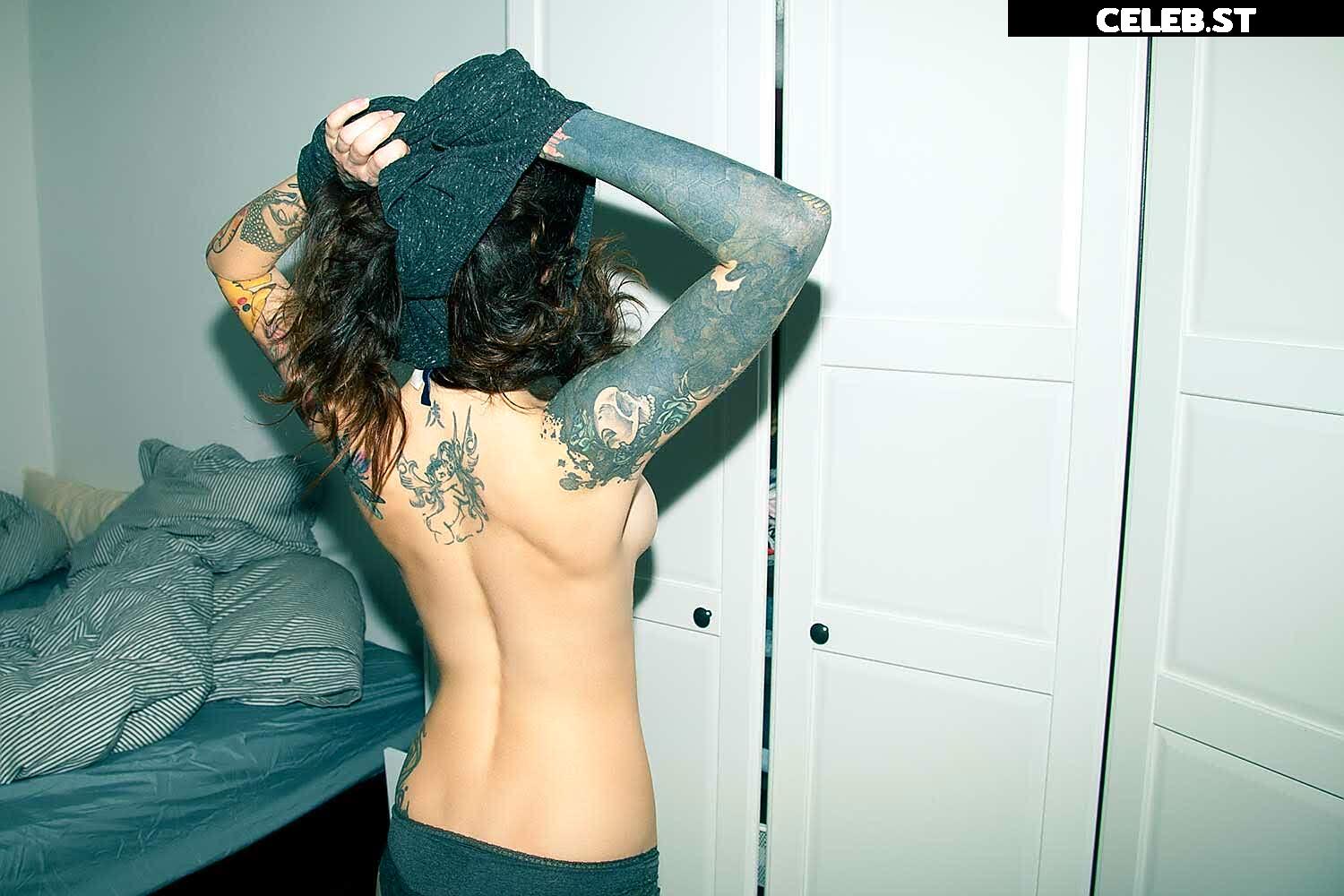 Sina Minou Image 2703544