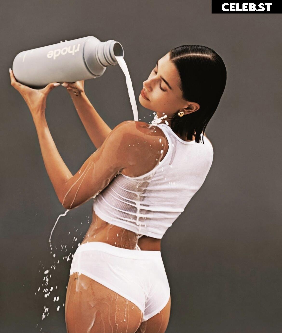 Hailey Bieber Image 2703517