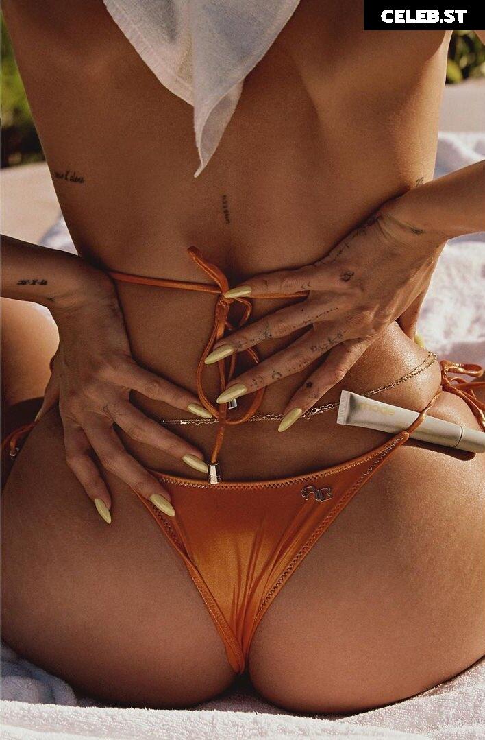 Hailey Bieber Image 2703460