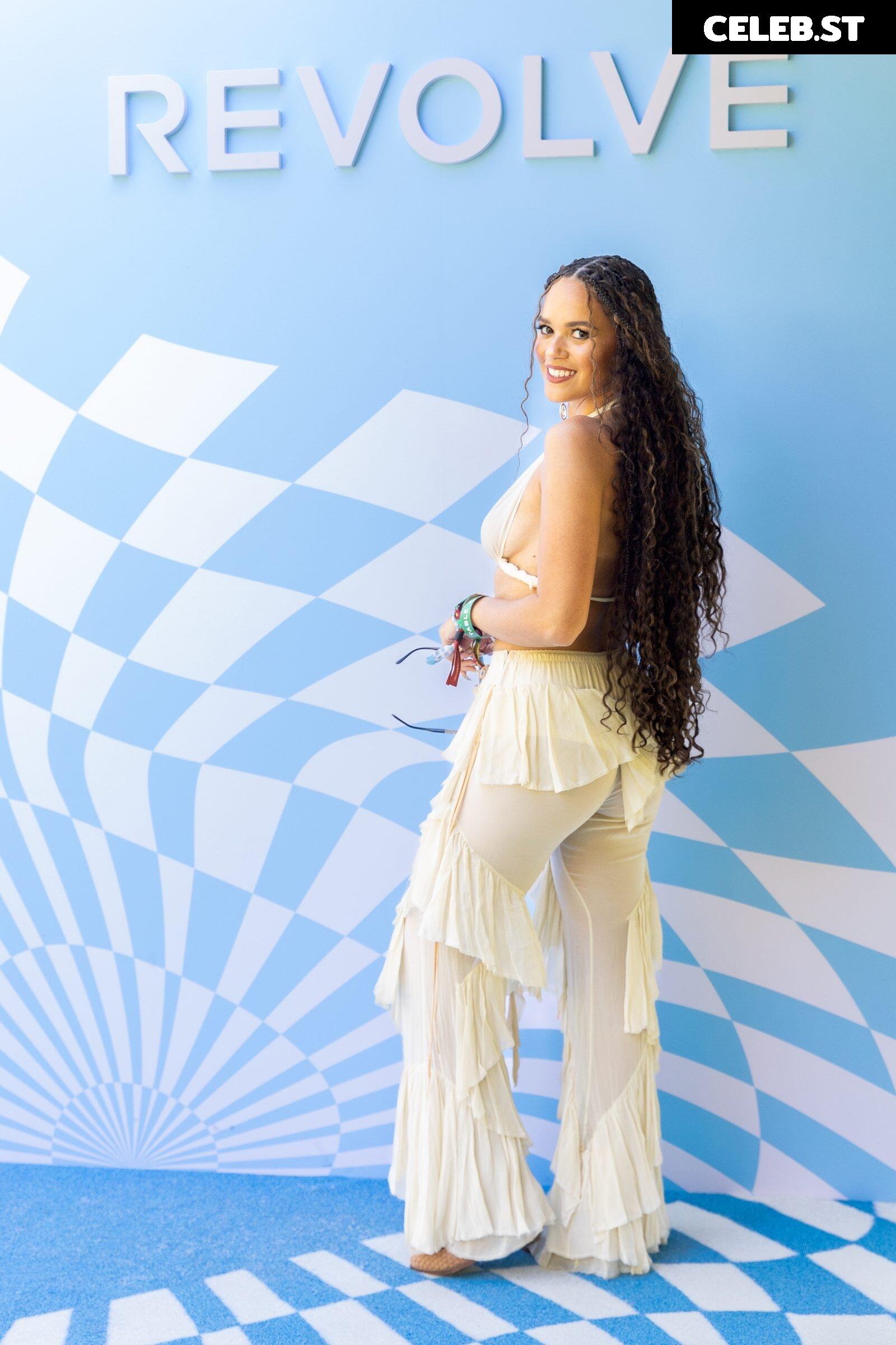 Madison Pettis Image 2703696