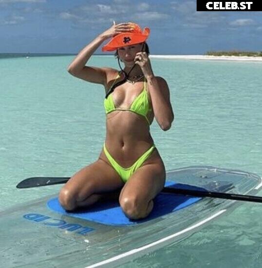 Hailey Bieber Image 2703393