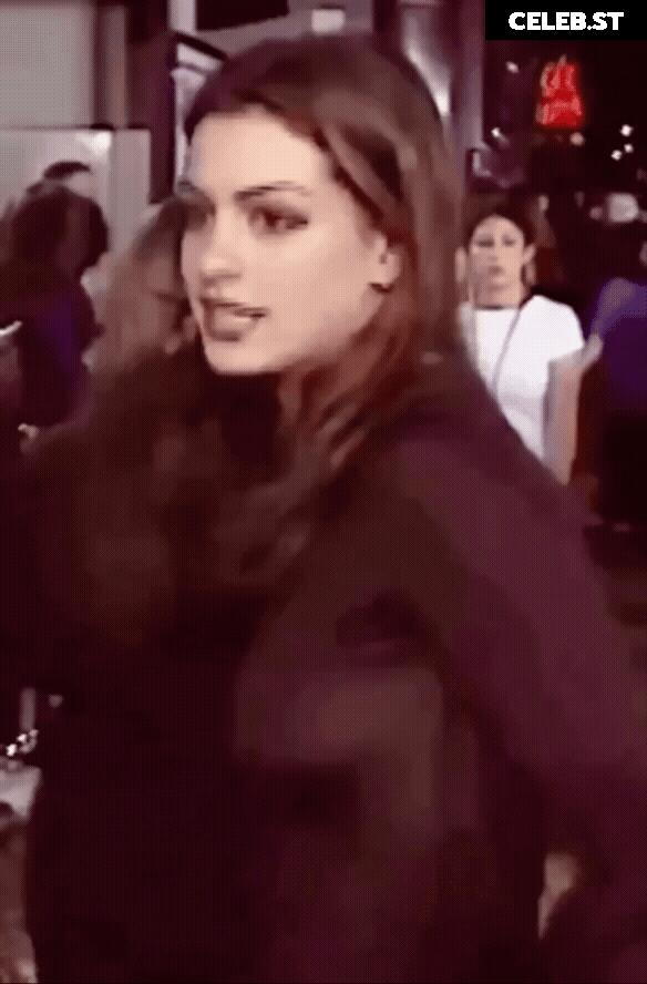 Anne Hathaway Image 27002809