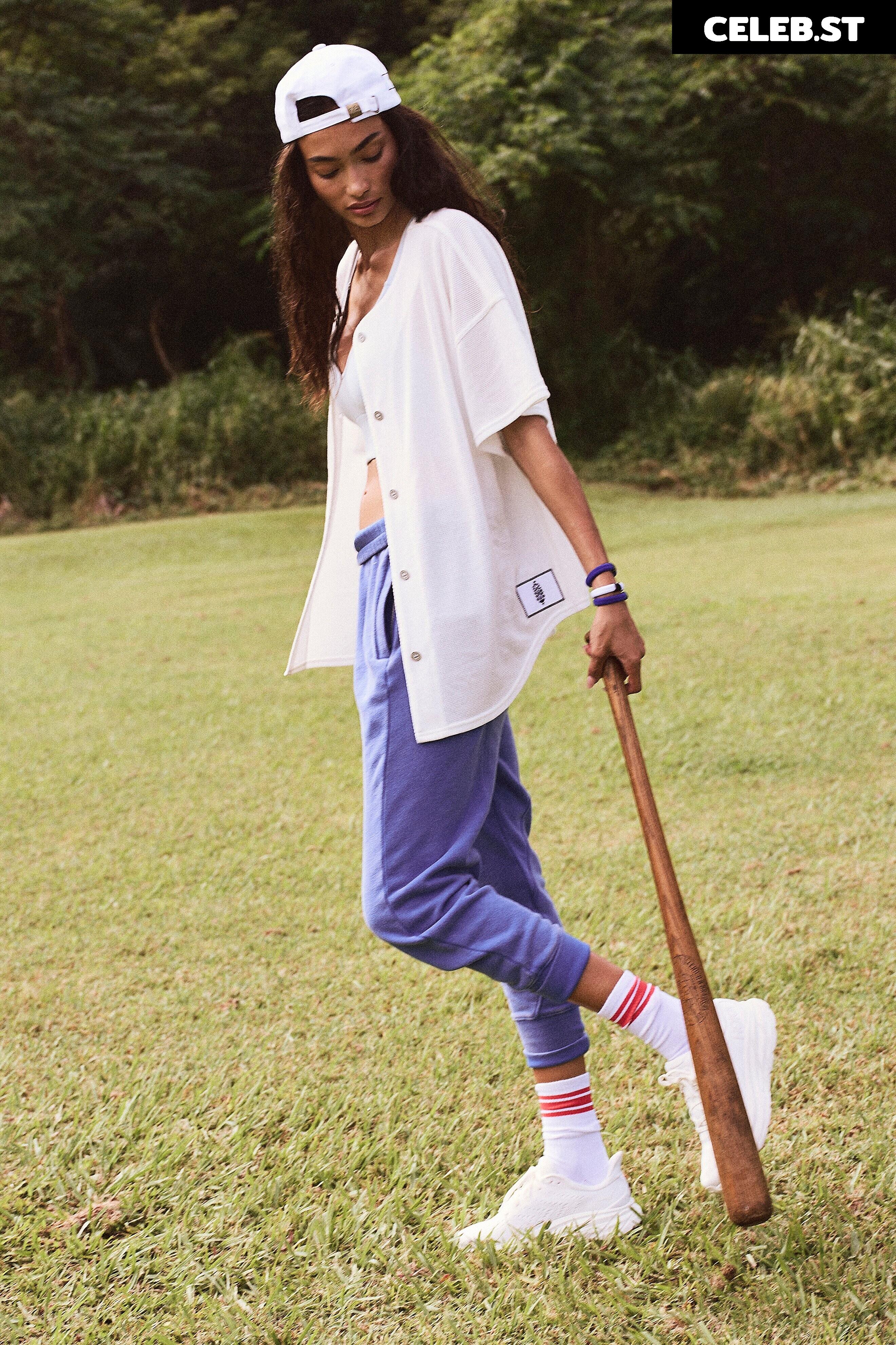 Kelly Gale Image 2095890