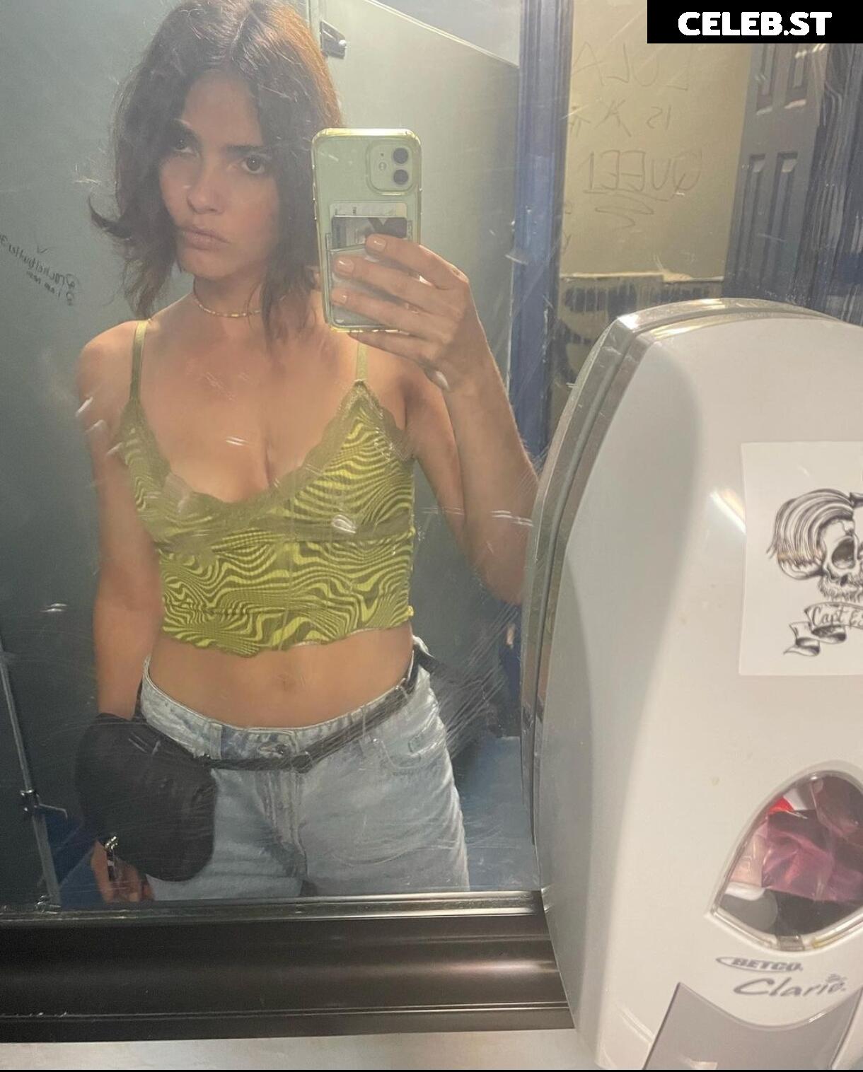 Shelley Hennig Image 2095528