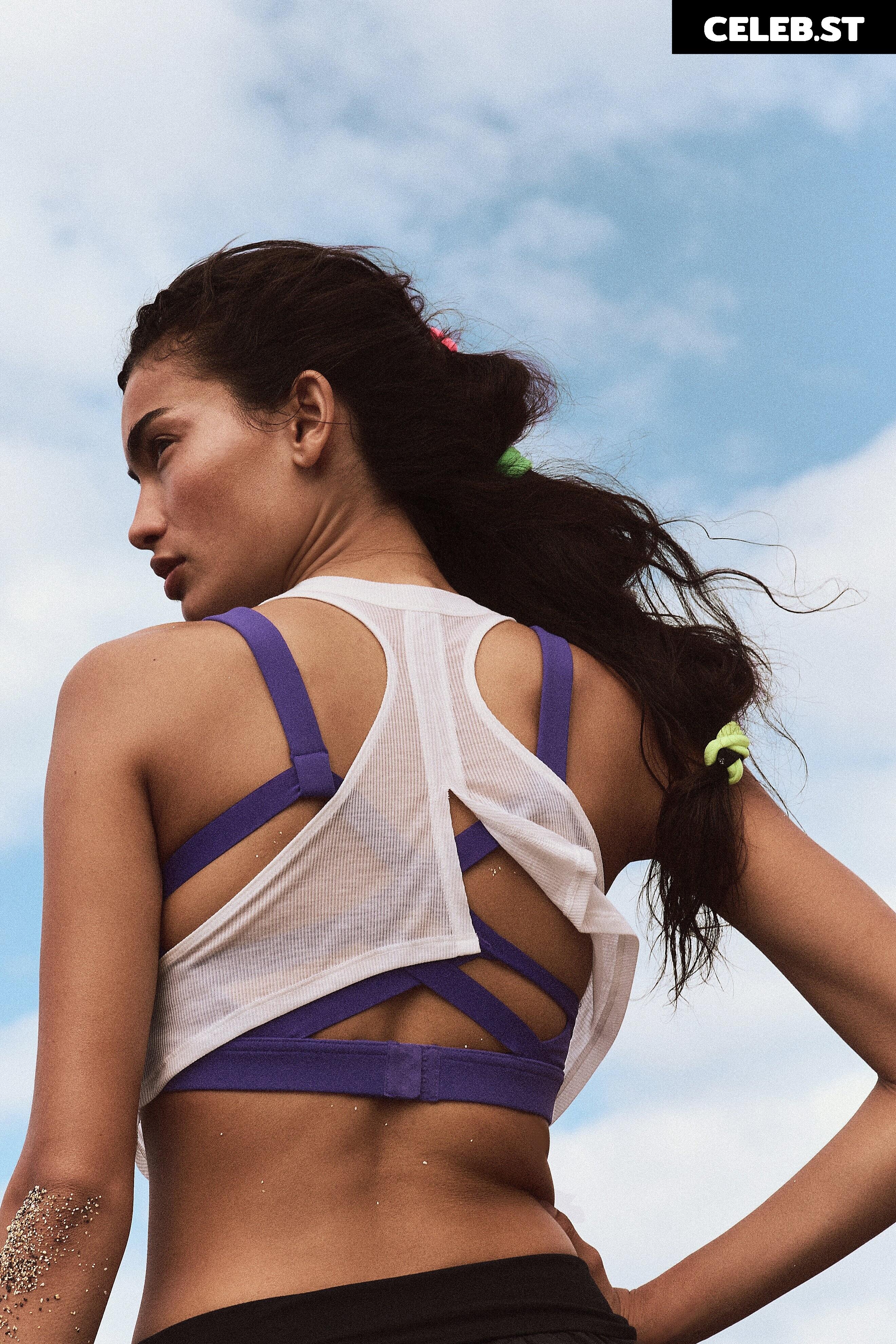 Kelly Gale Image 2095401