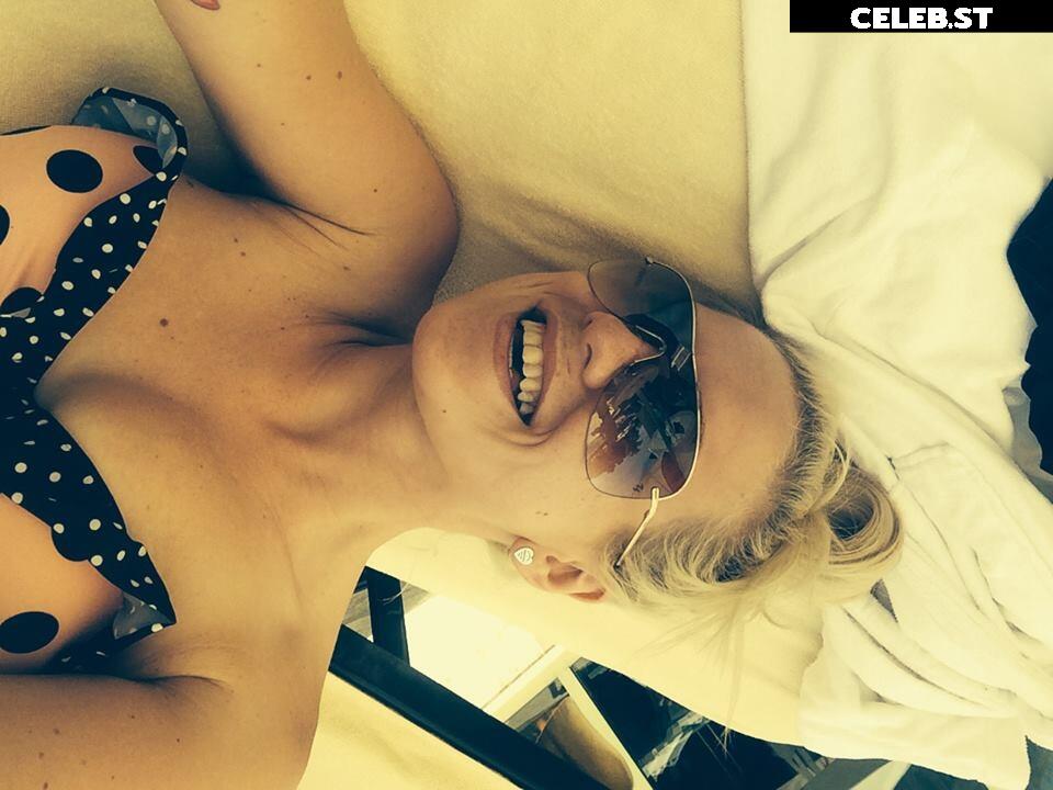 Lisa Bund Image 2095010