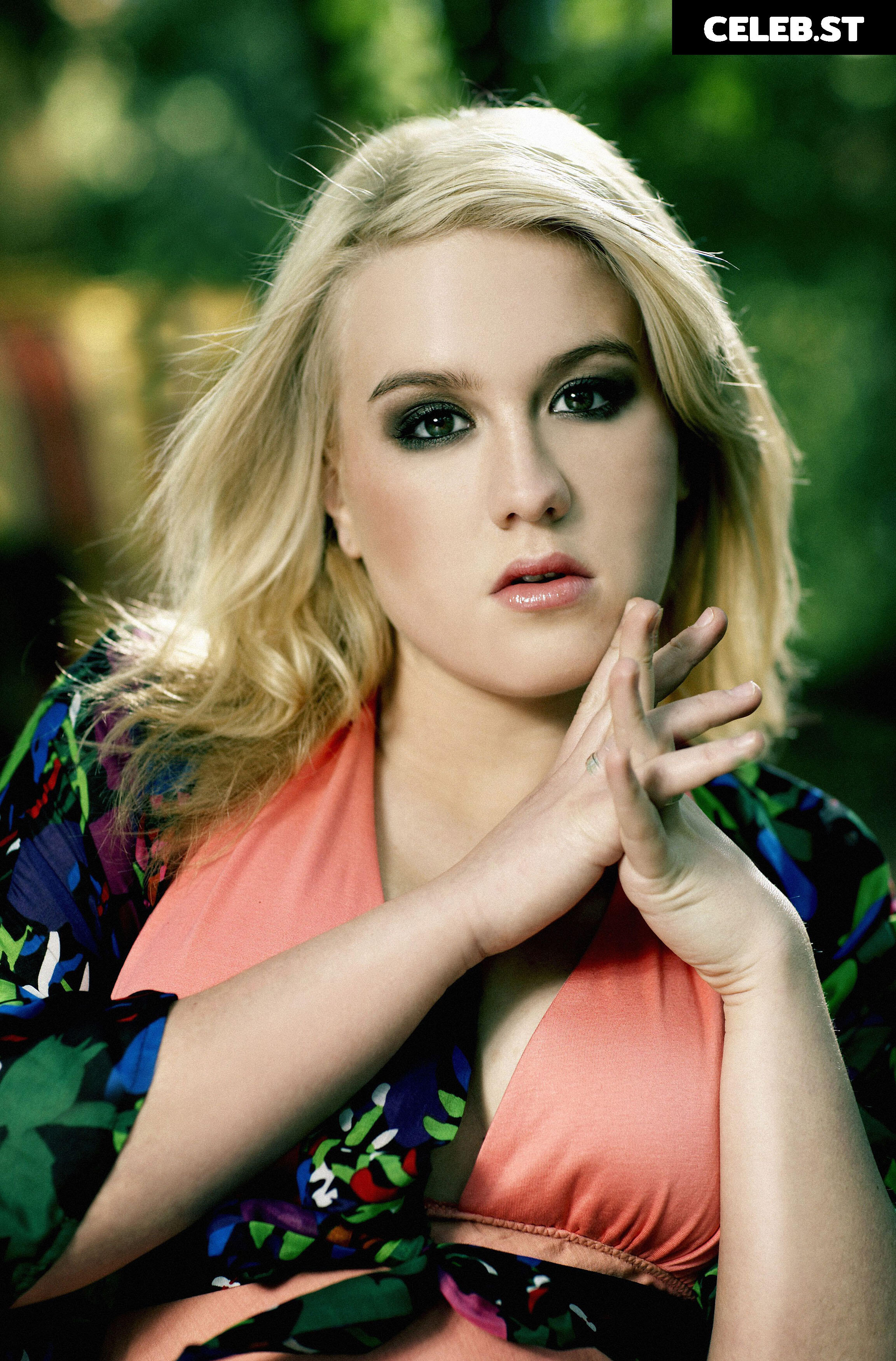 Lisa Bund Image 2095368