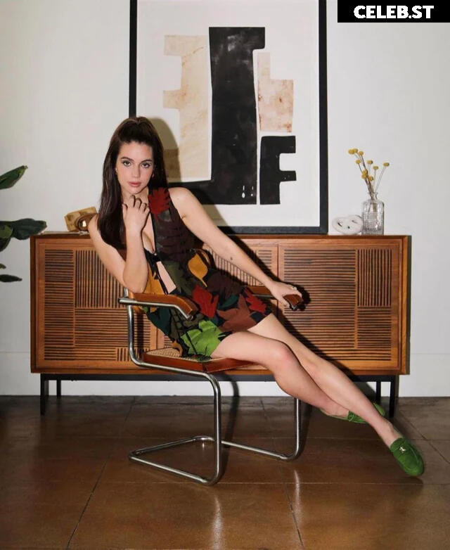 Adelaide Kane Image 2095987