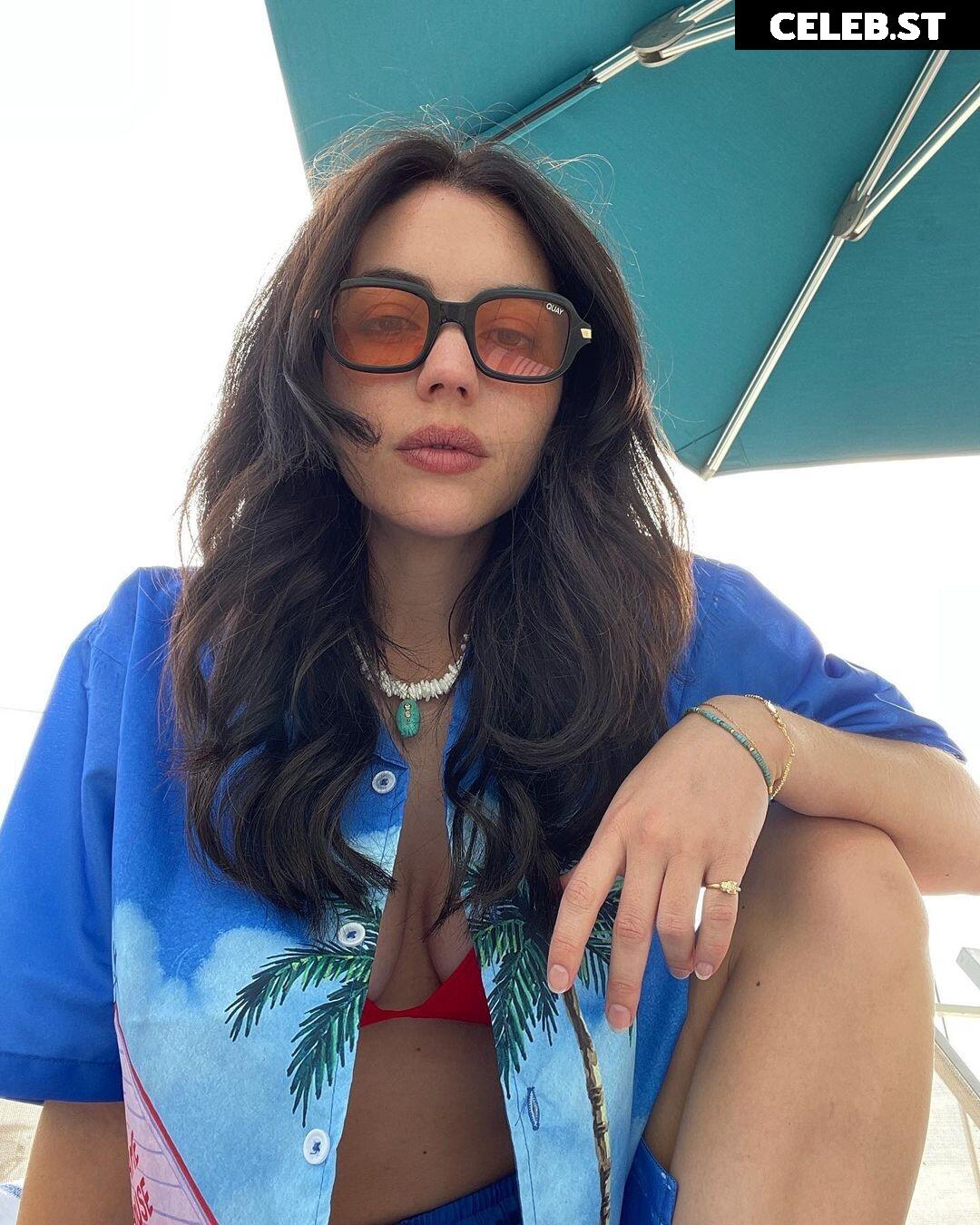 Adelaide Kane Image 2096542