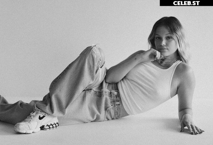 Olivia Holt Image 2097858