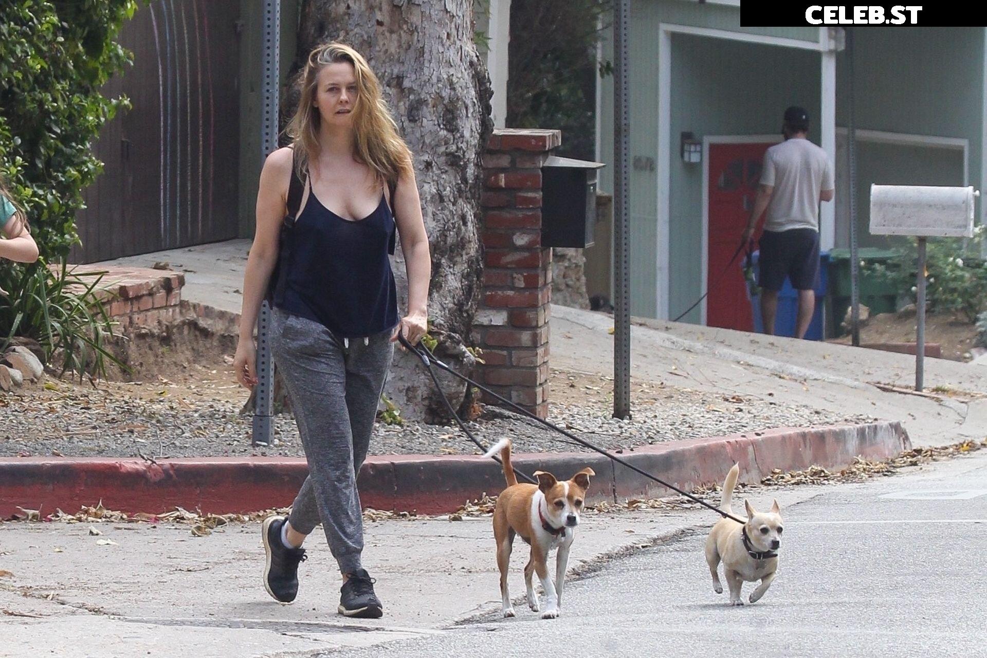 Alicia Silverstone Image 2097582