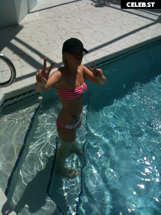 Lisa Bund Image 2094466