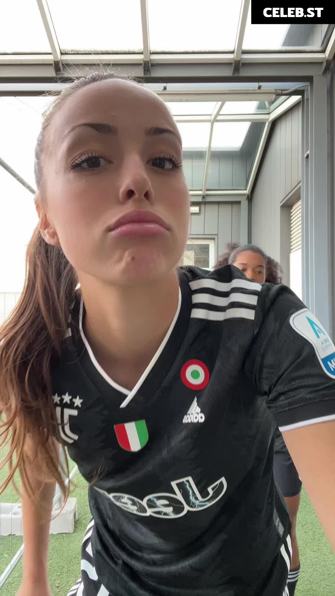 Julia Grosso Image 2094691