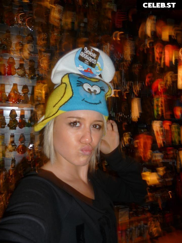 Lisa Bund Image 2094651