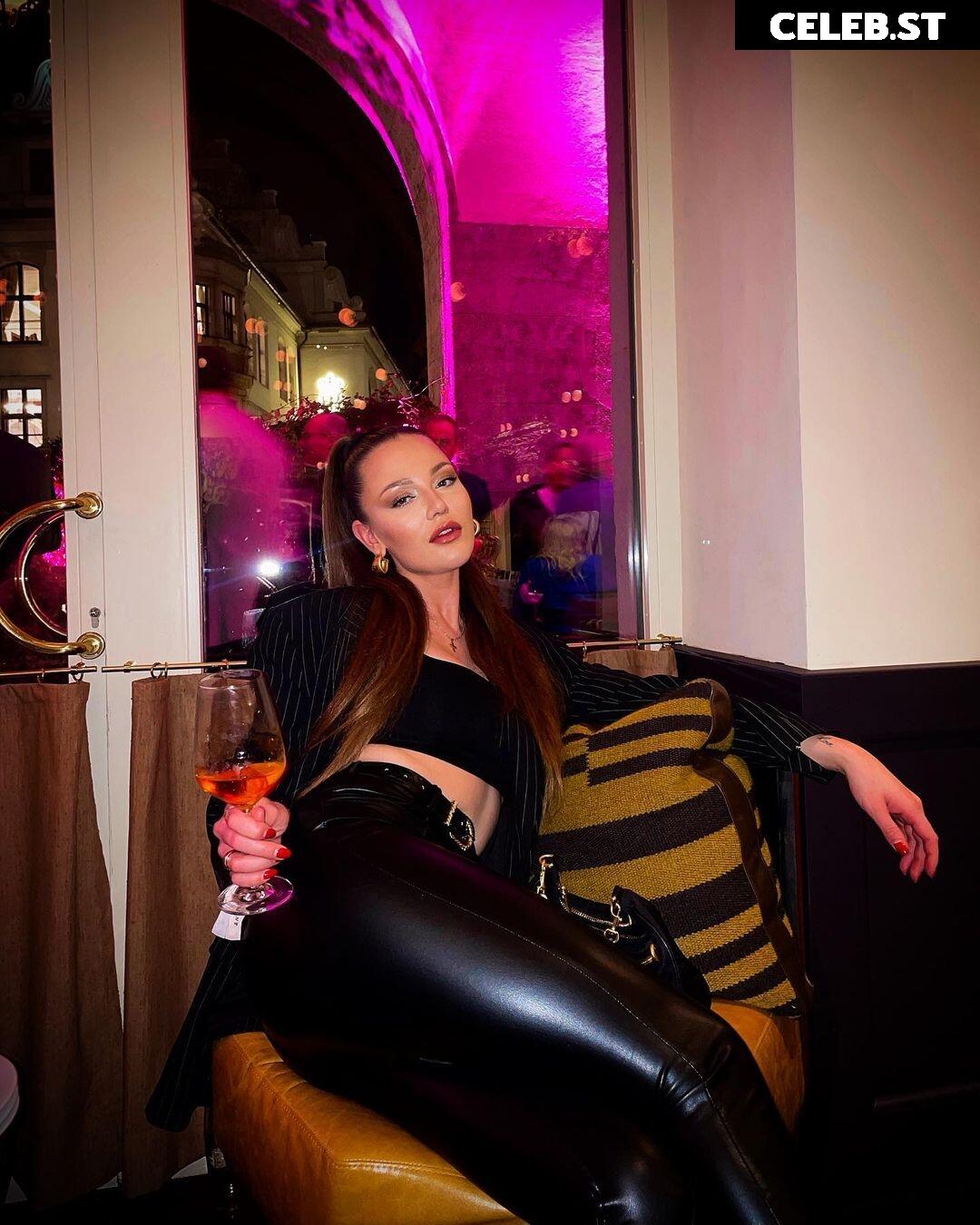 Joelina Drews Image 2094083