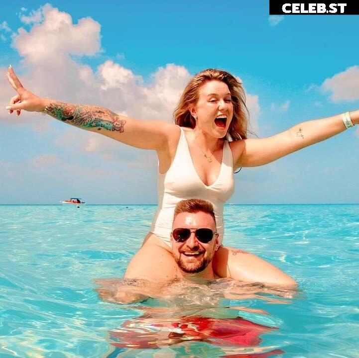 Lisa Bund Image 2094347