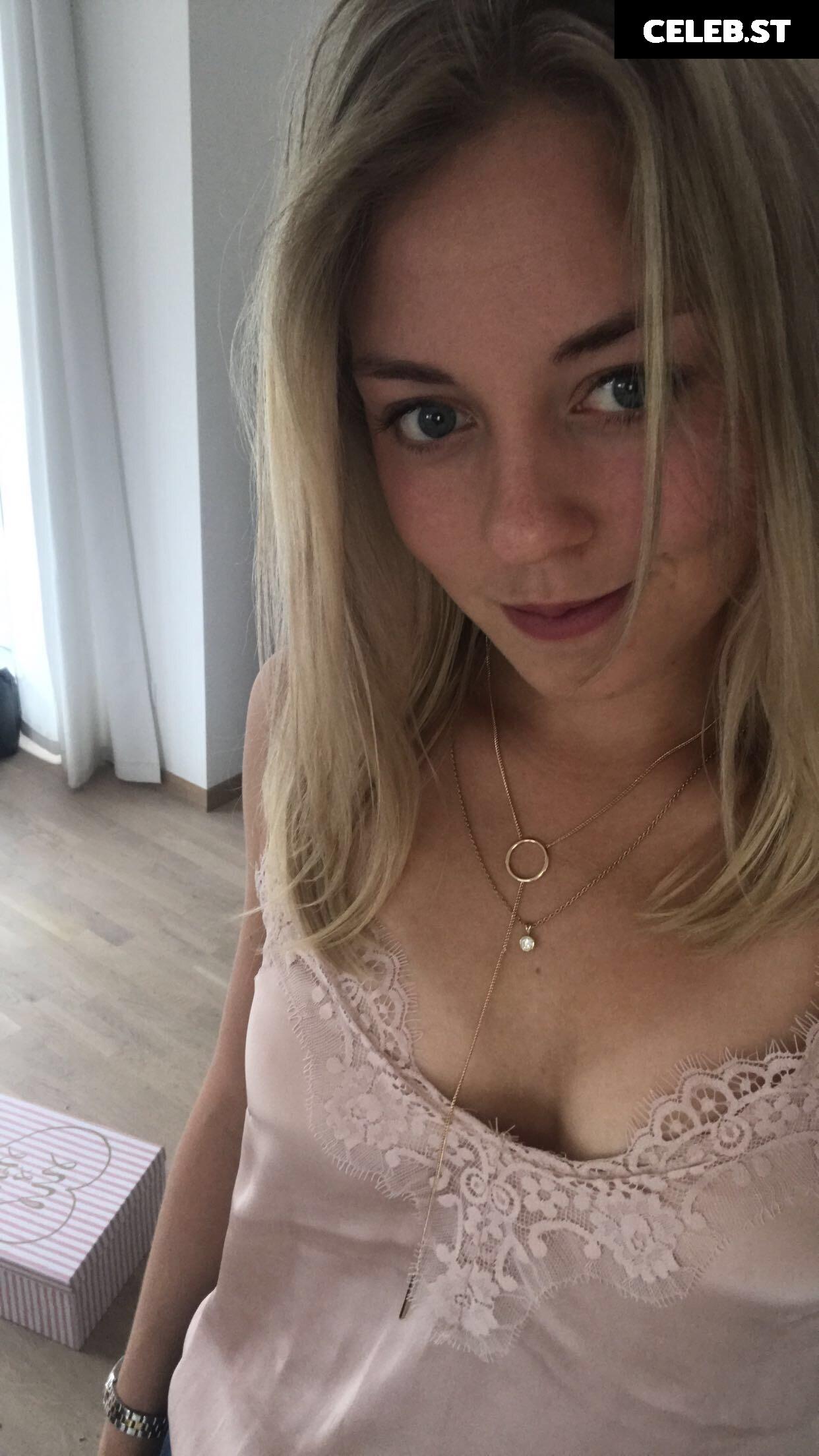 Carina Witthöft Image 2091735