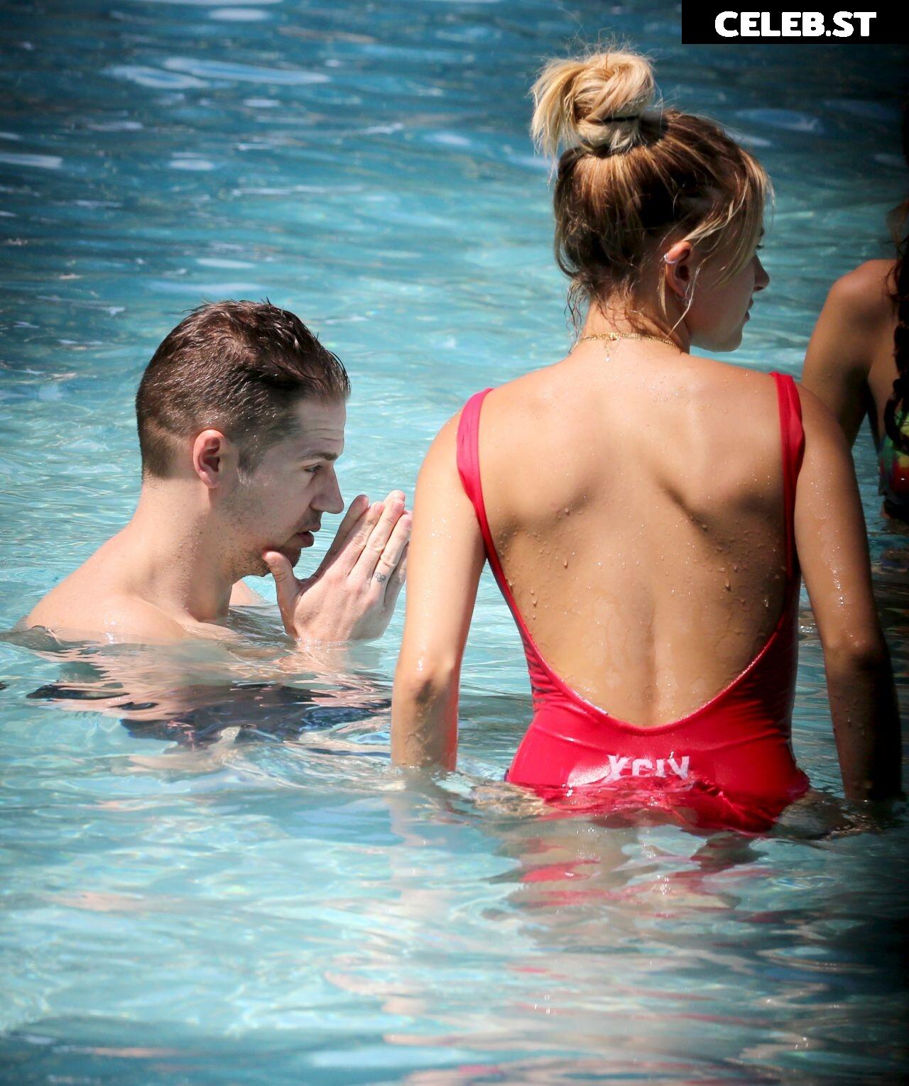 Hailey Bieber Image 2091672