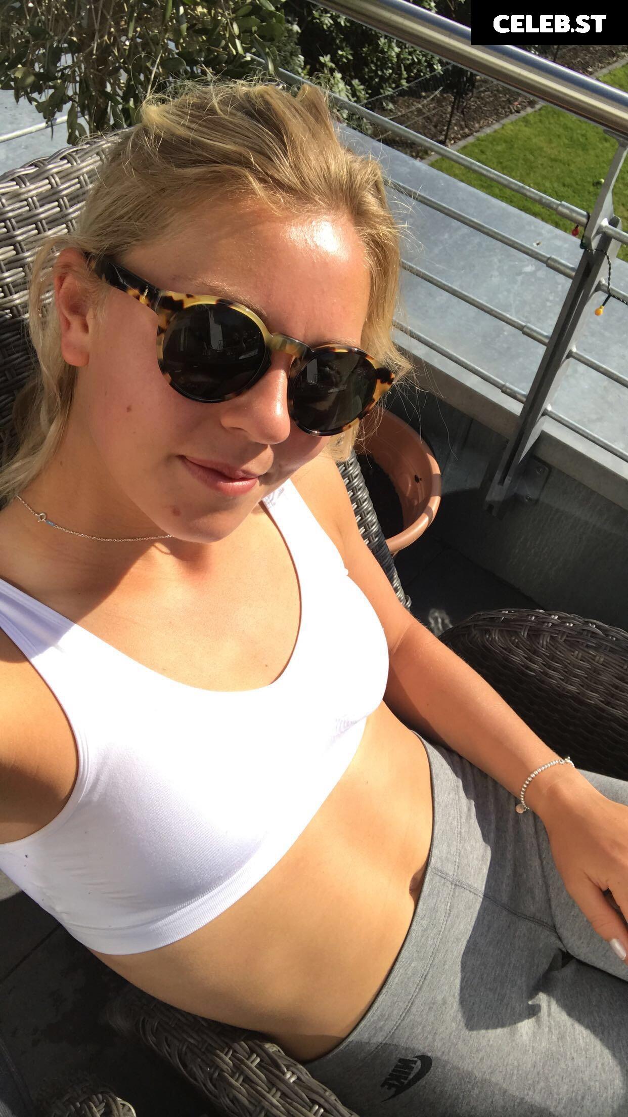 Carina Witthöft Image 2091167