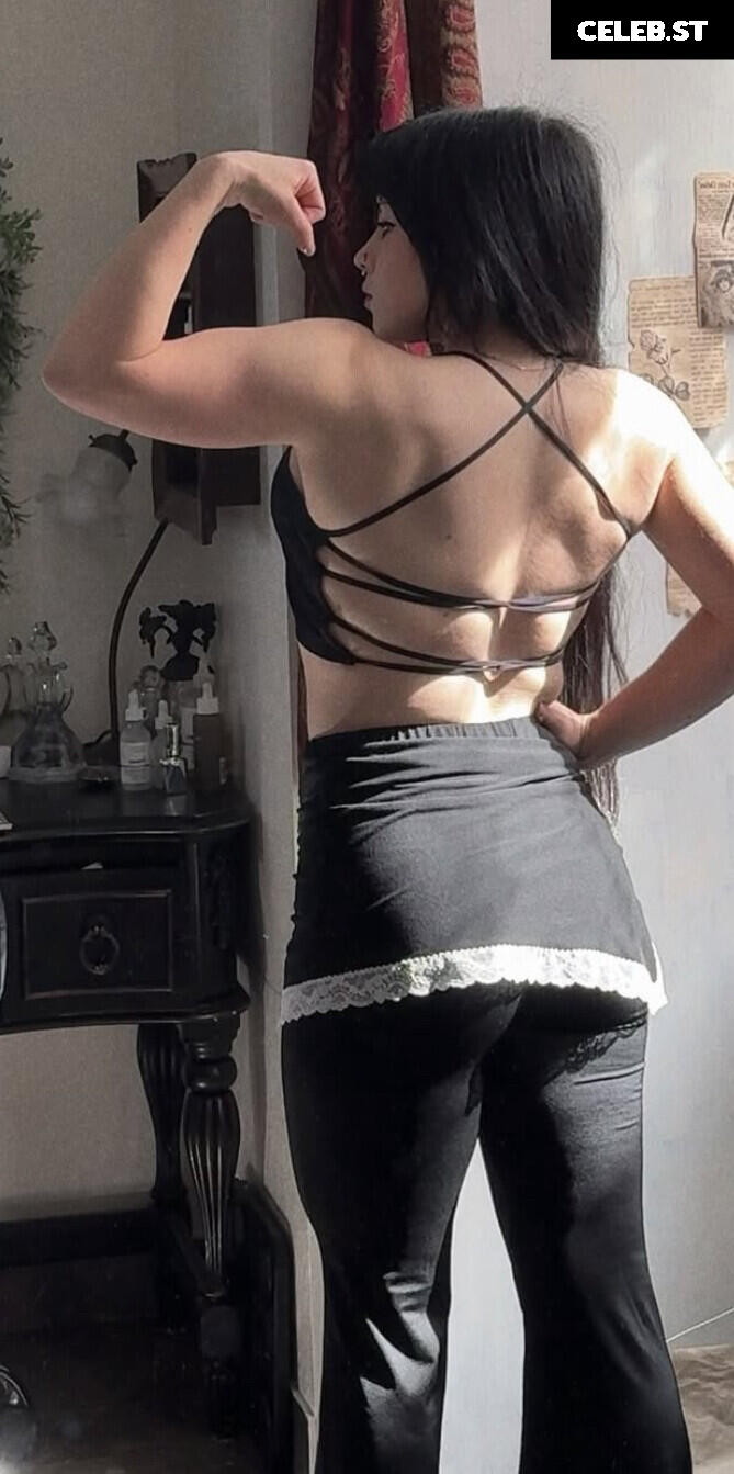BuffGothMom Image 20911320
