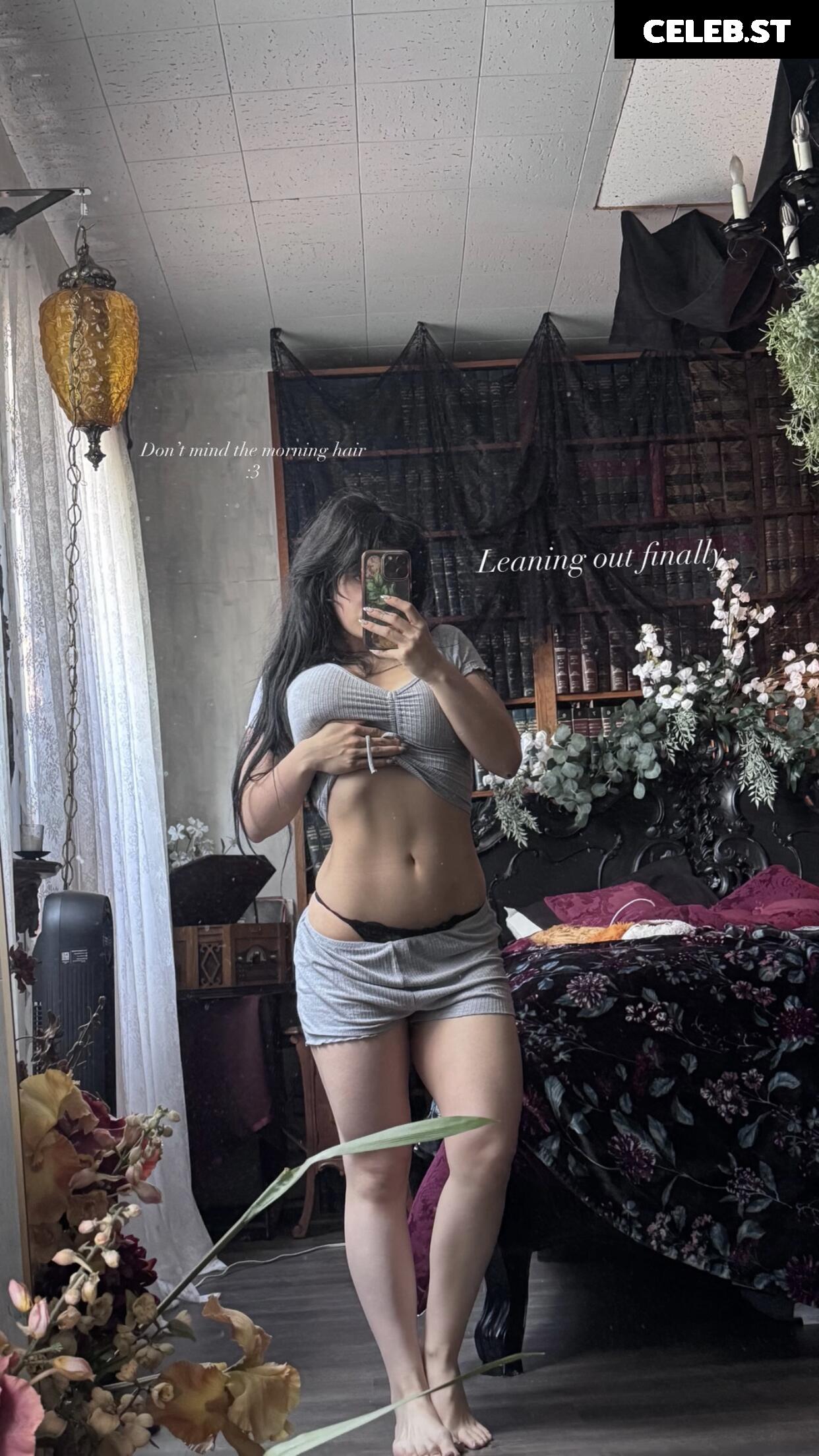 BuffGothMom Image 20911326
