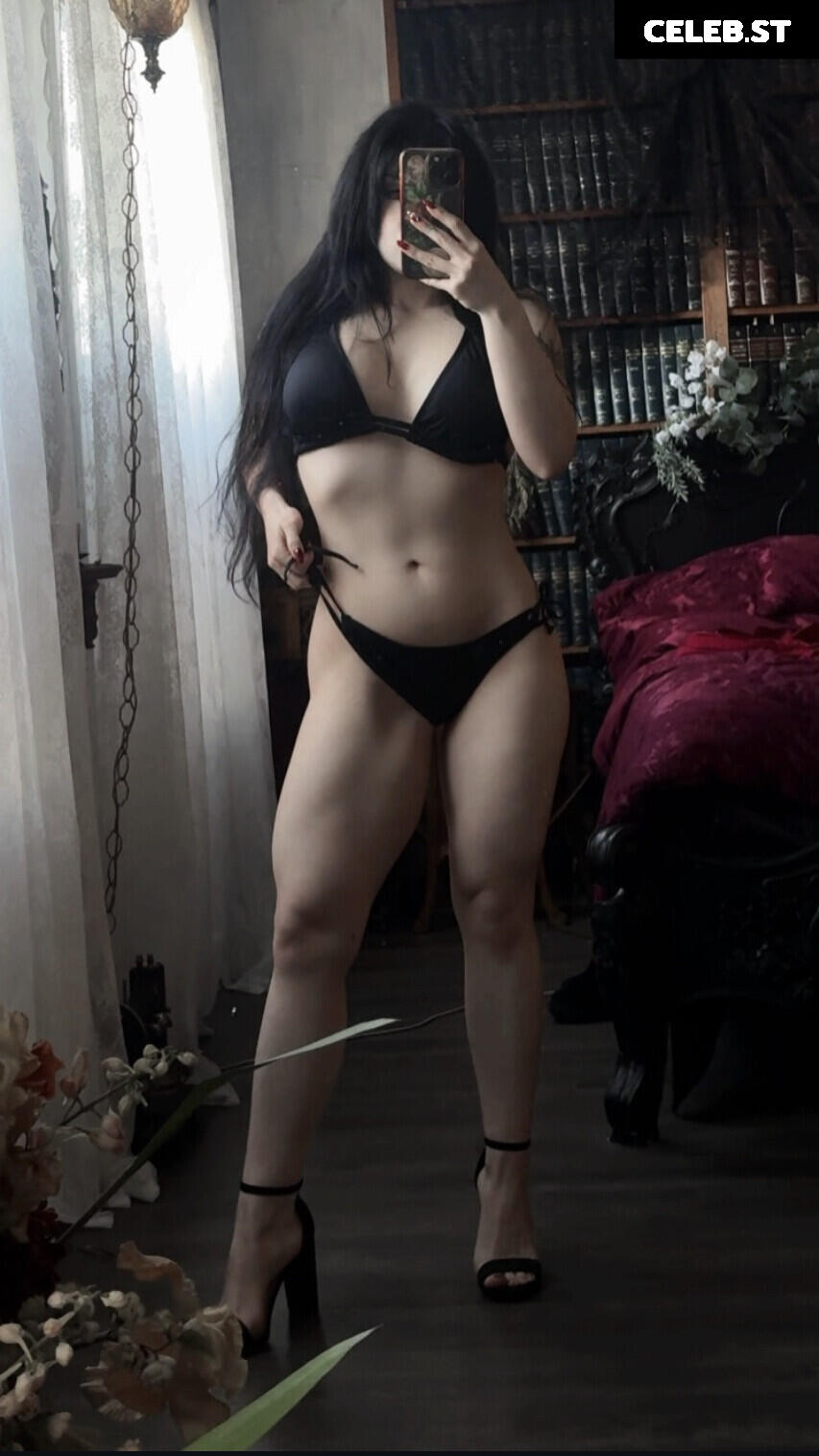 BuffGothMom Image 20911338