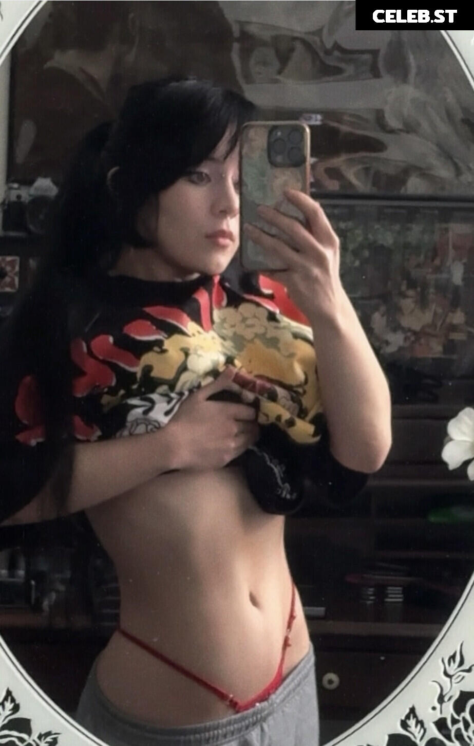 BuffGothMom Image 20911293