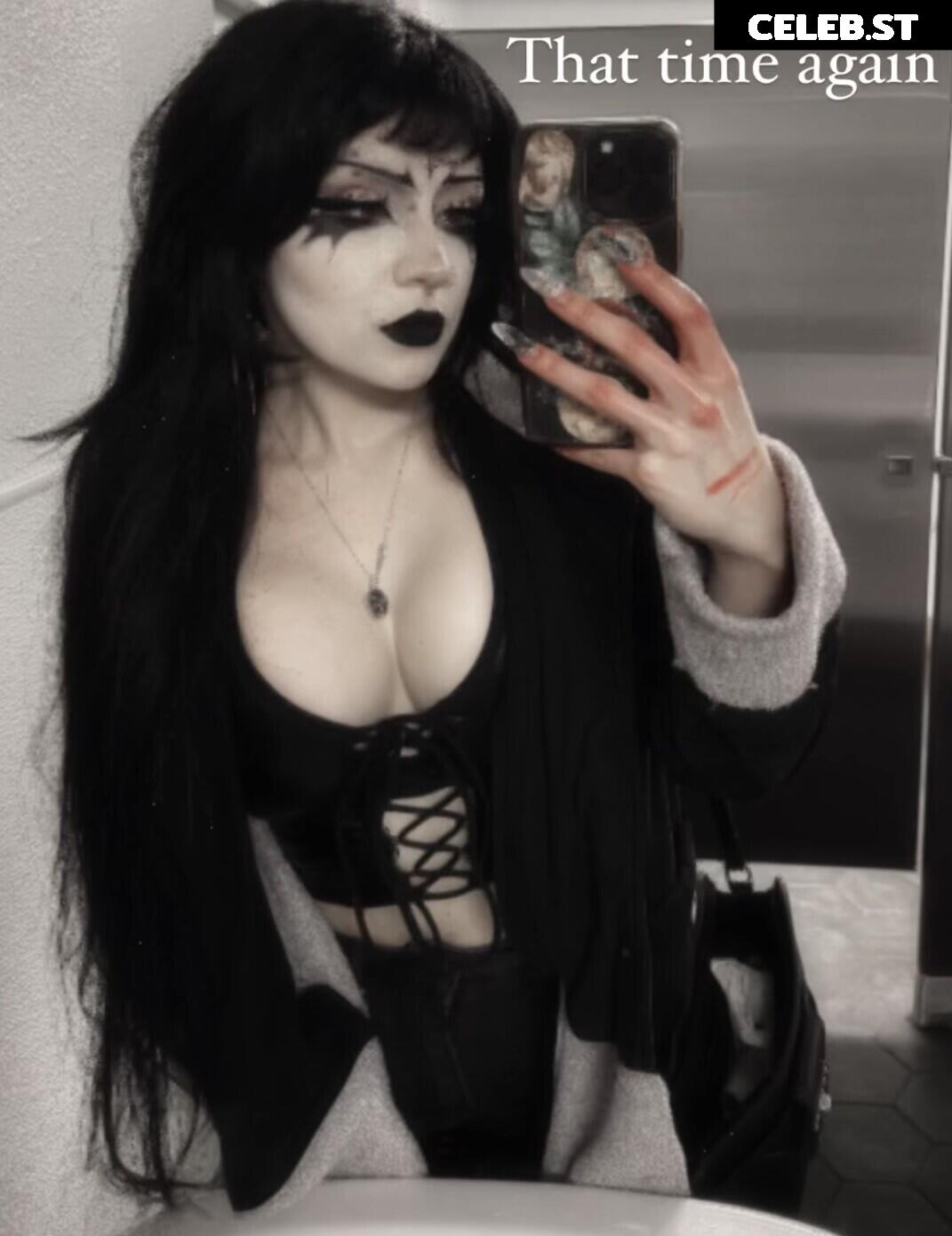 BuffGothMom Image 20911297
