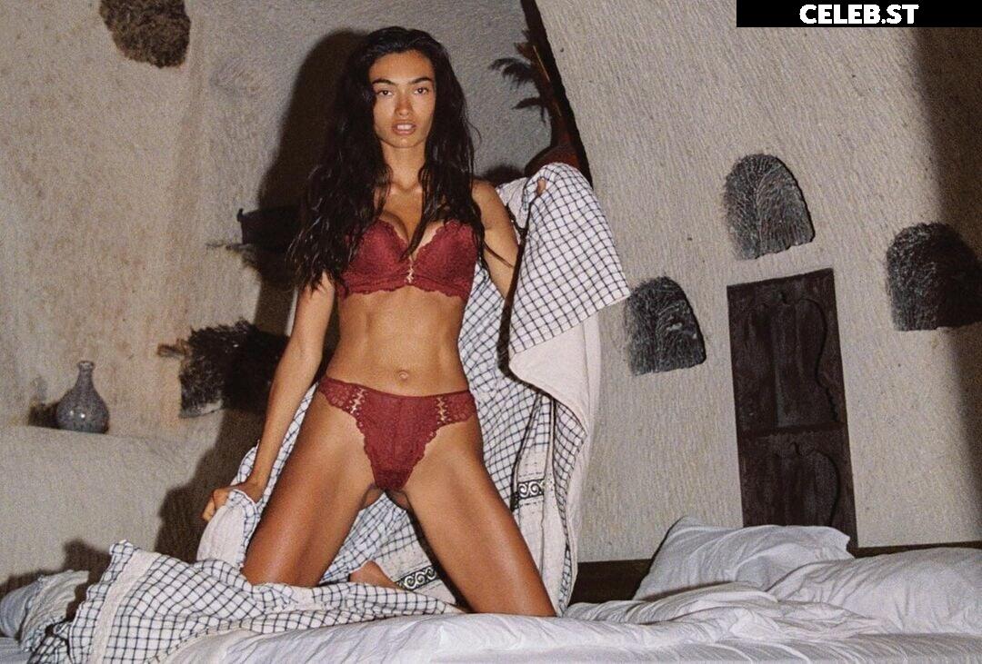 Kelly Gale Image 2091980