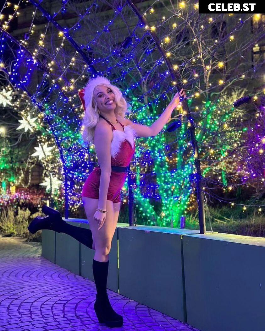 Animated_Aja/NaughtyByNelly/ThighlyInfluential Image 20924225