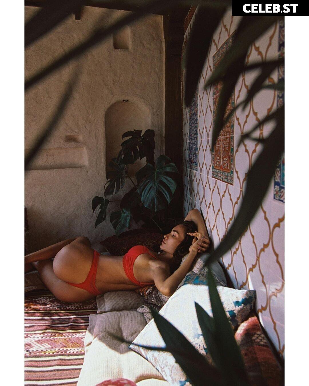 Kelly Gale Image 2092717