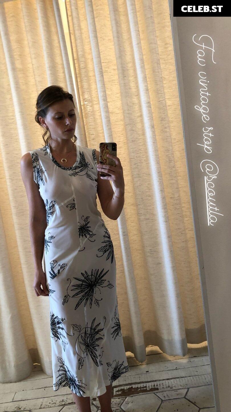 Aly Michalka Image 2092701