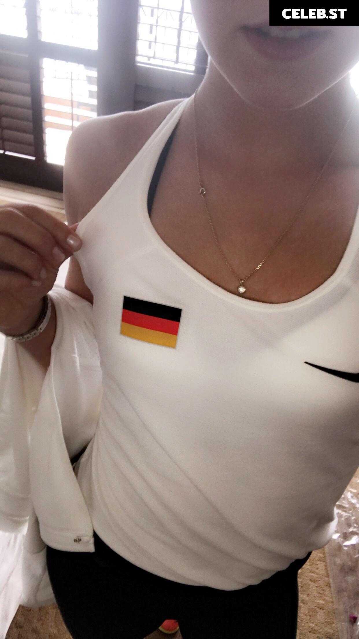 Carina Witthöft Image 2092253
