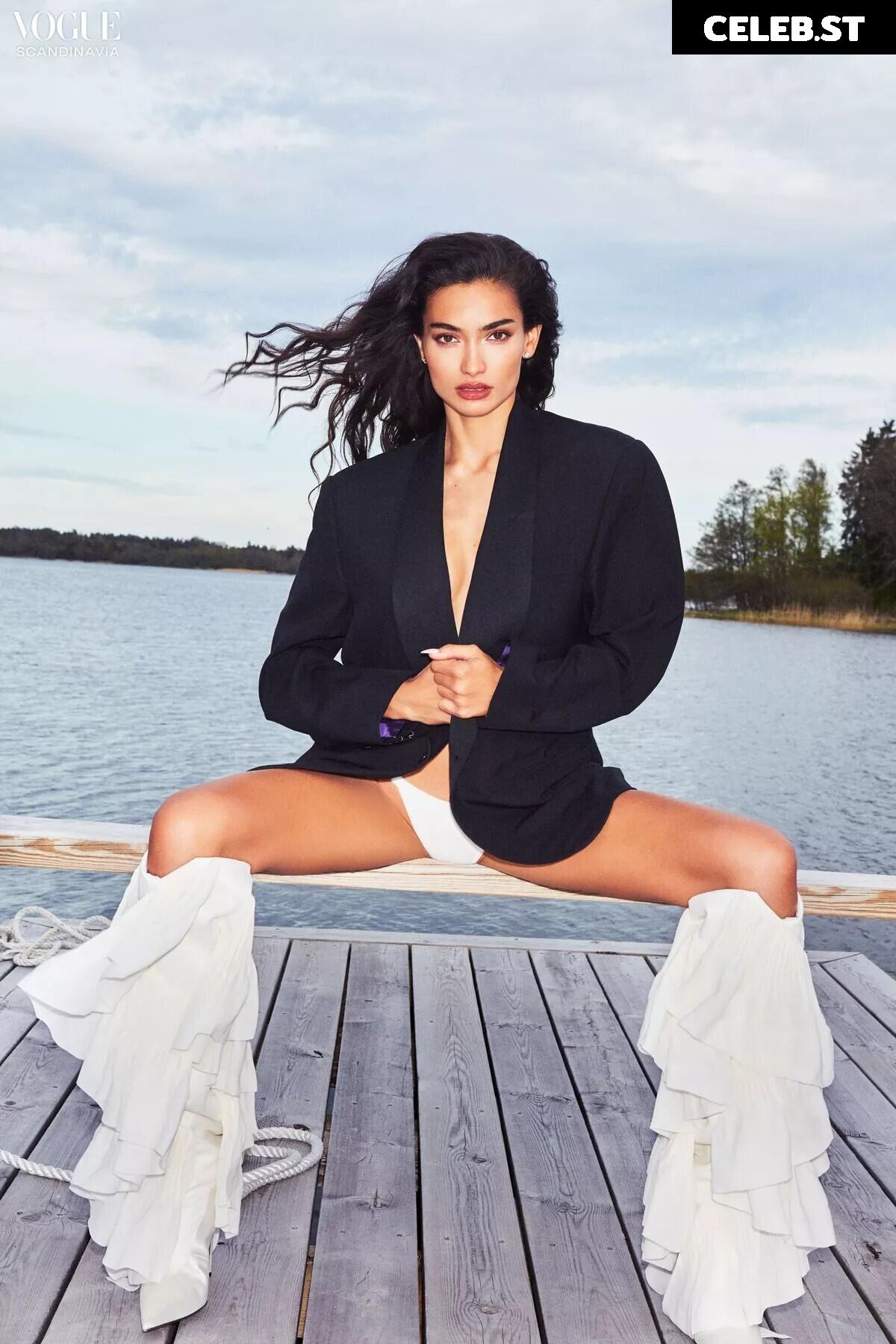 Kelly Gale Image 2093883