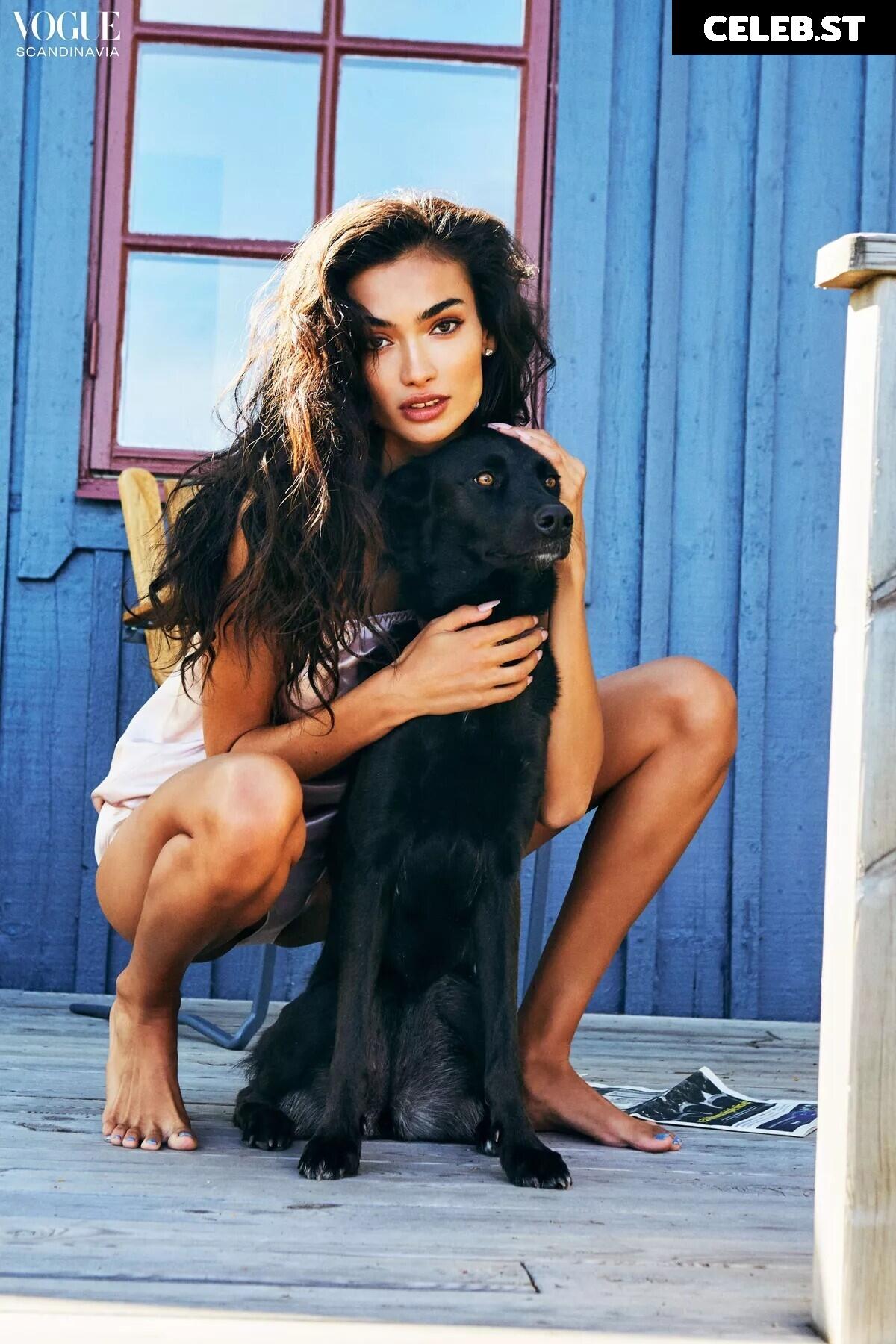 Kelly Gale Image 2093844