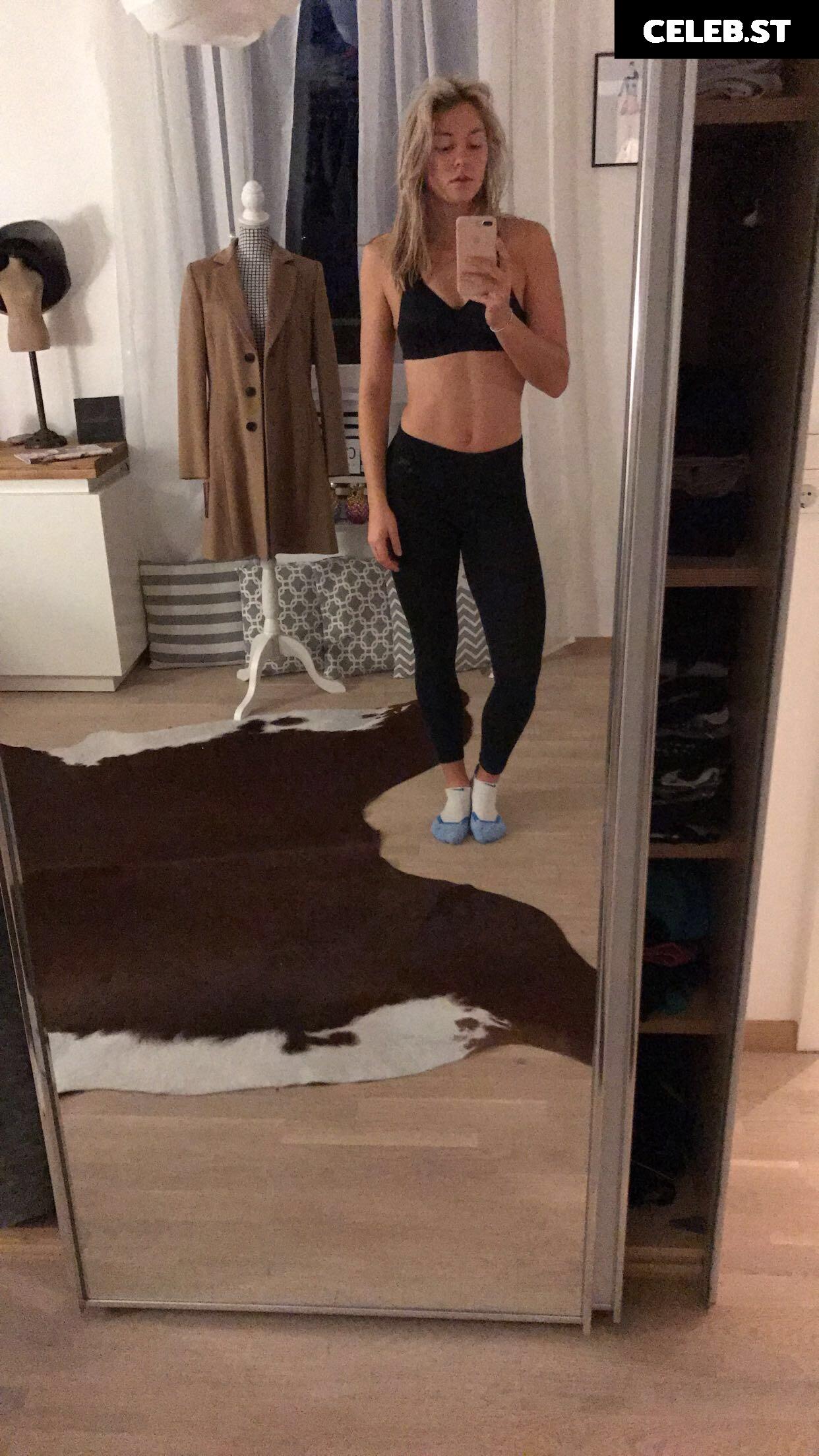 Carina Witthöft Image 2093526