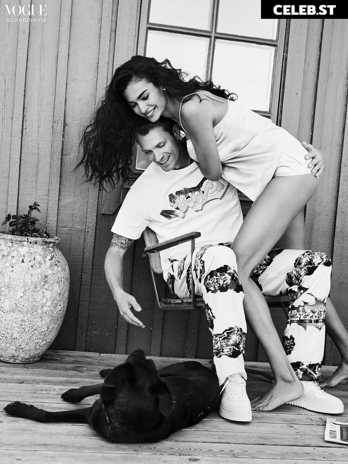 Kelly Gale Image 2093429