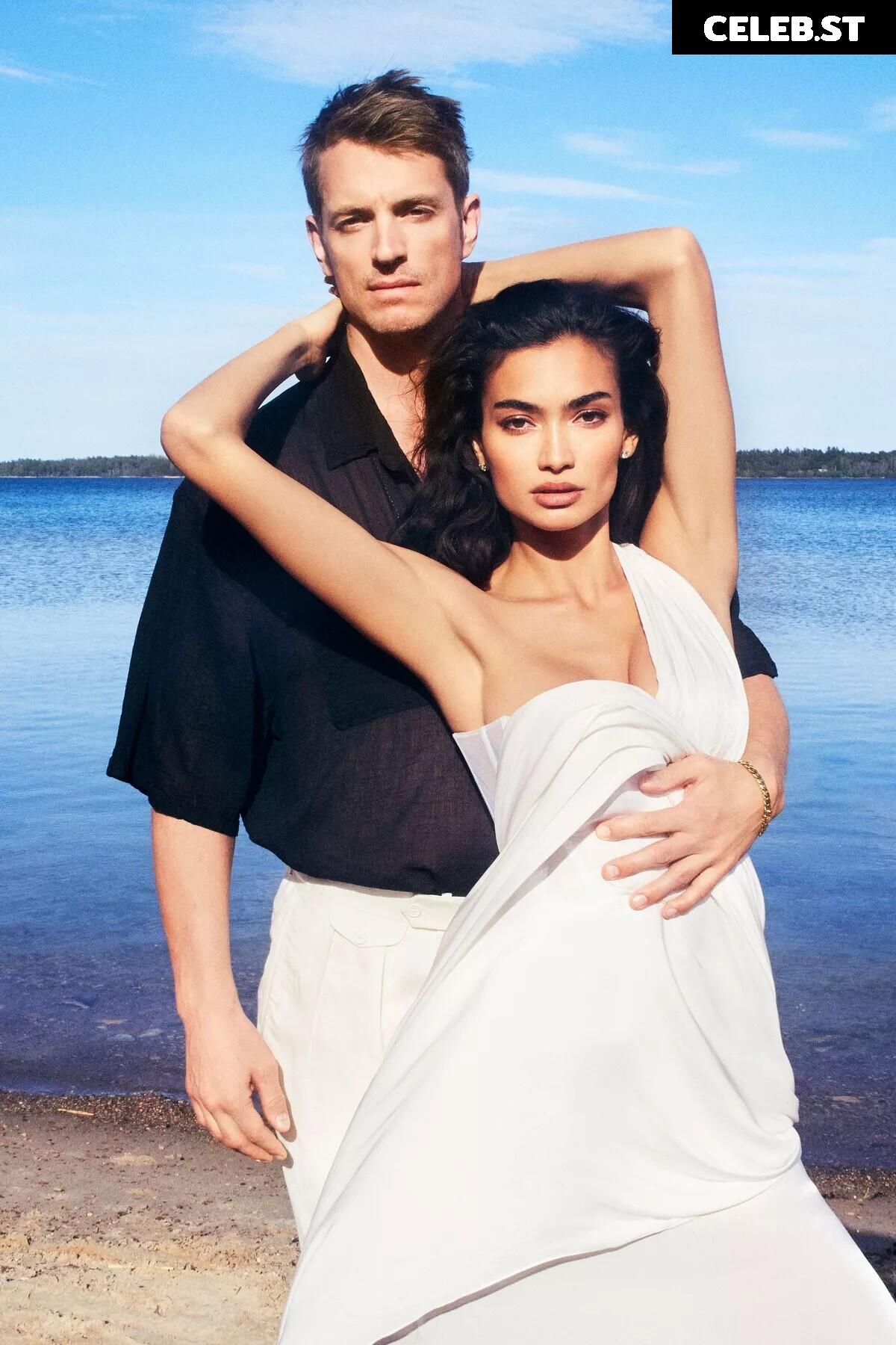 Kelly Gale Image 2093703