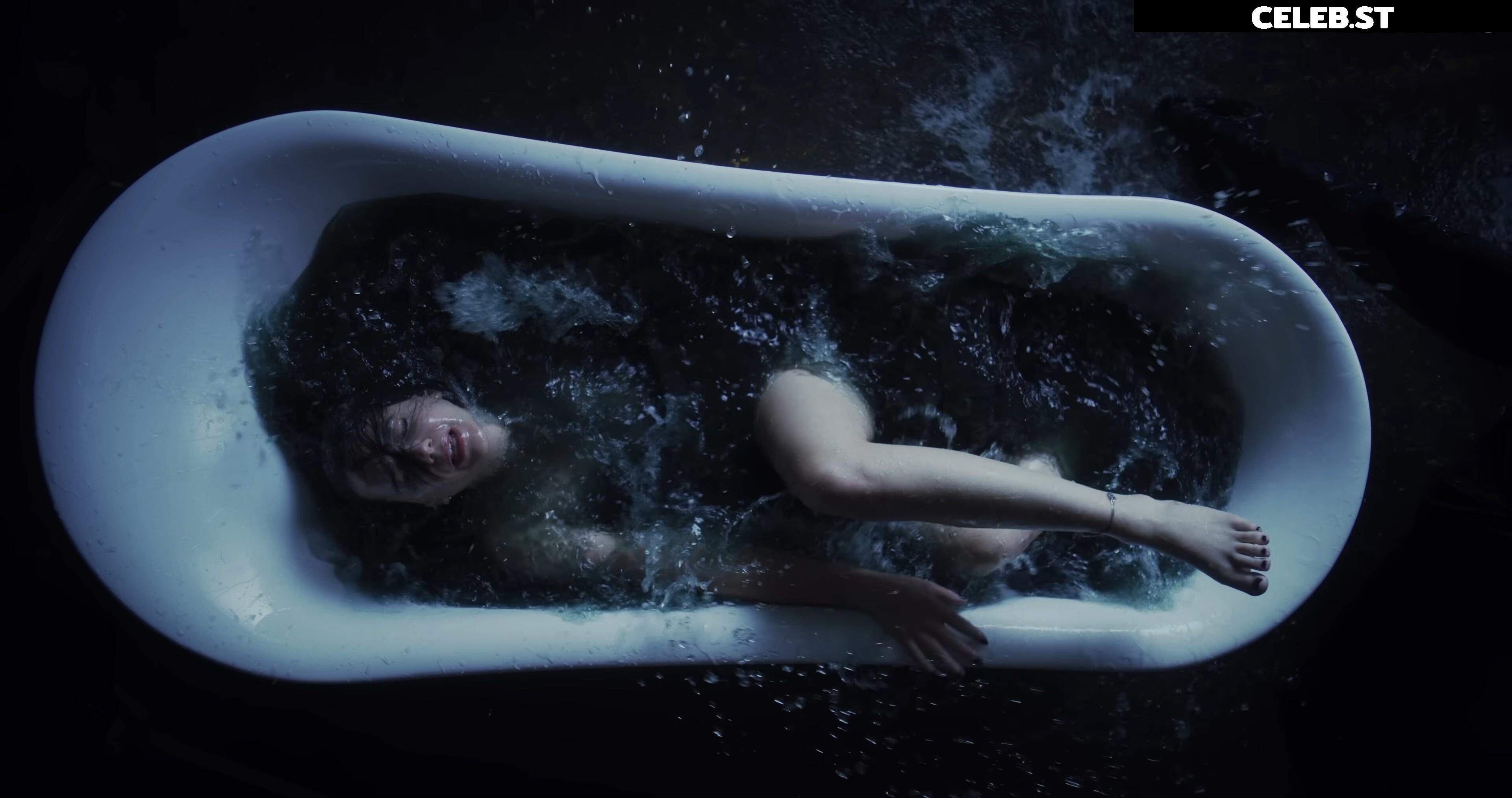 Mary Mouser Image 2090528