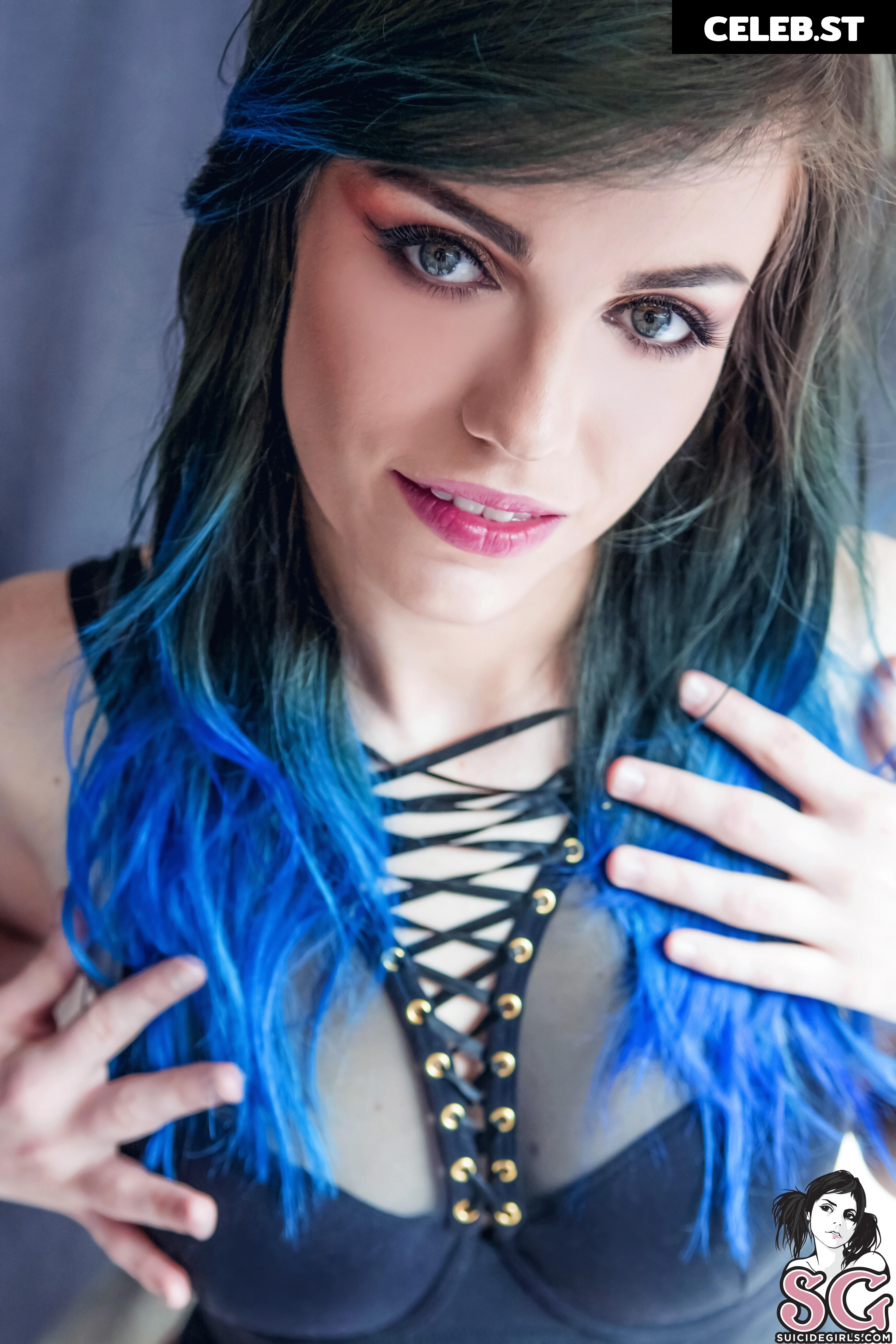 Lovia Suicide Image 20904310
