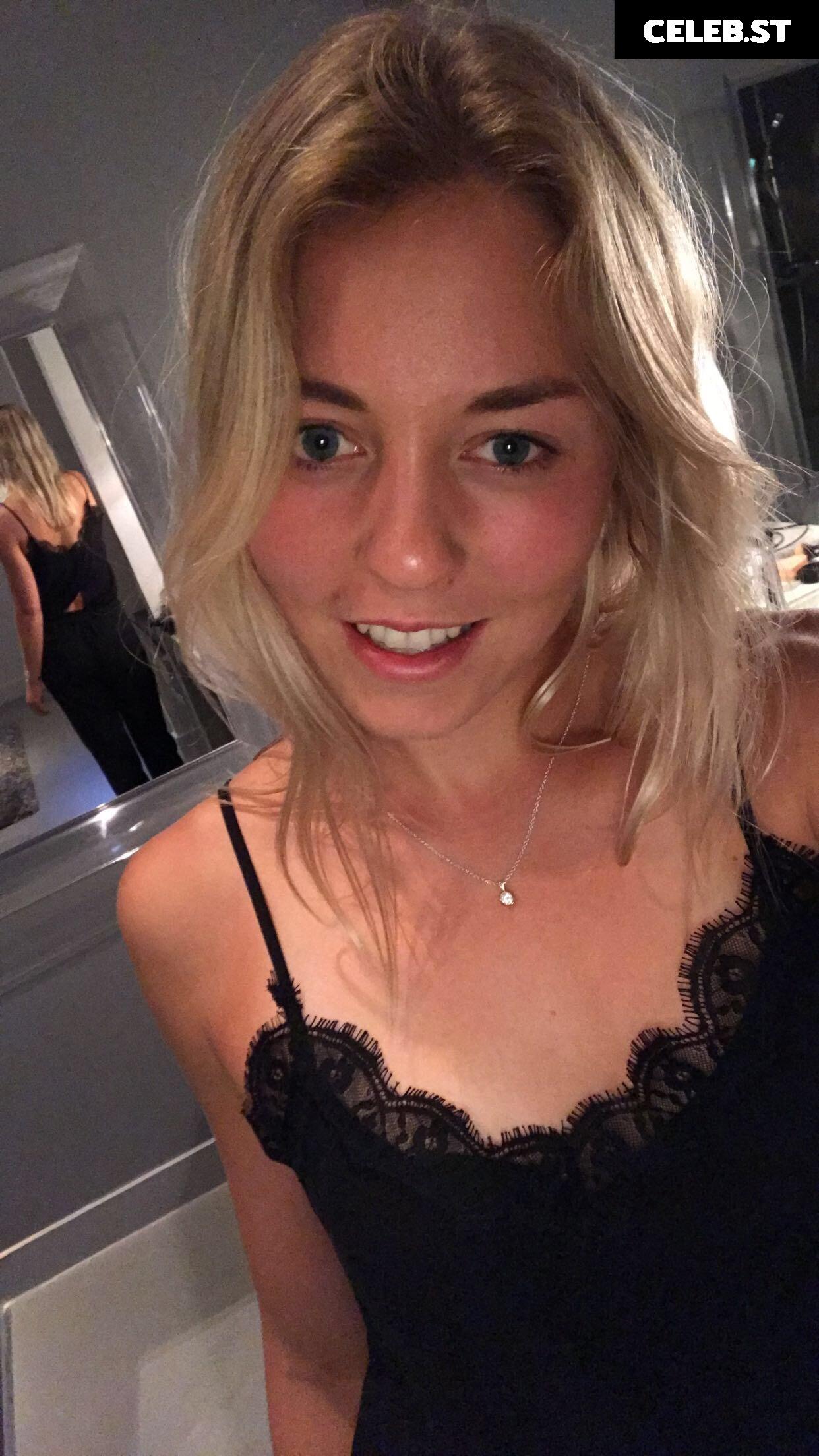 Carina Witthöft Image 2090376