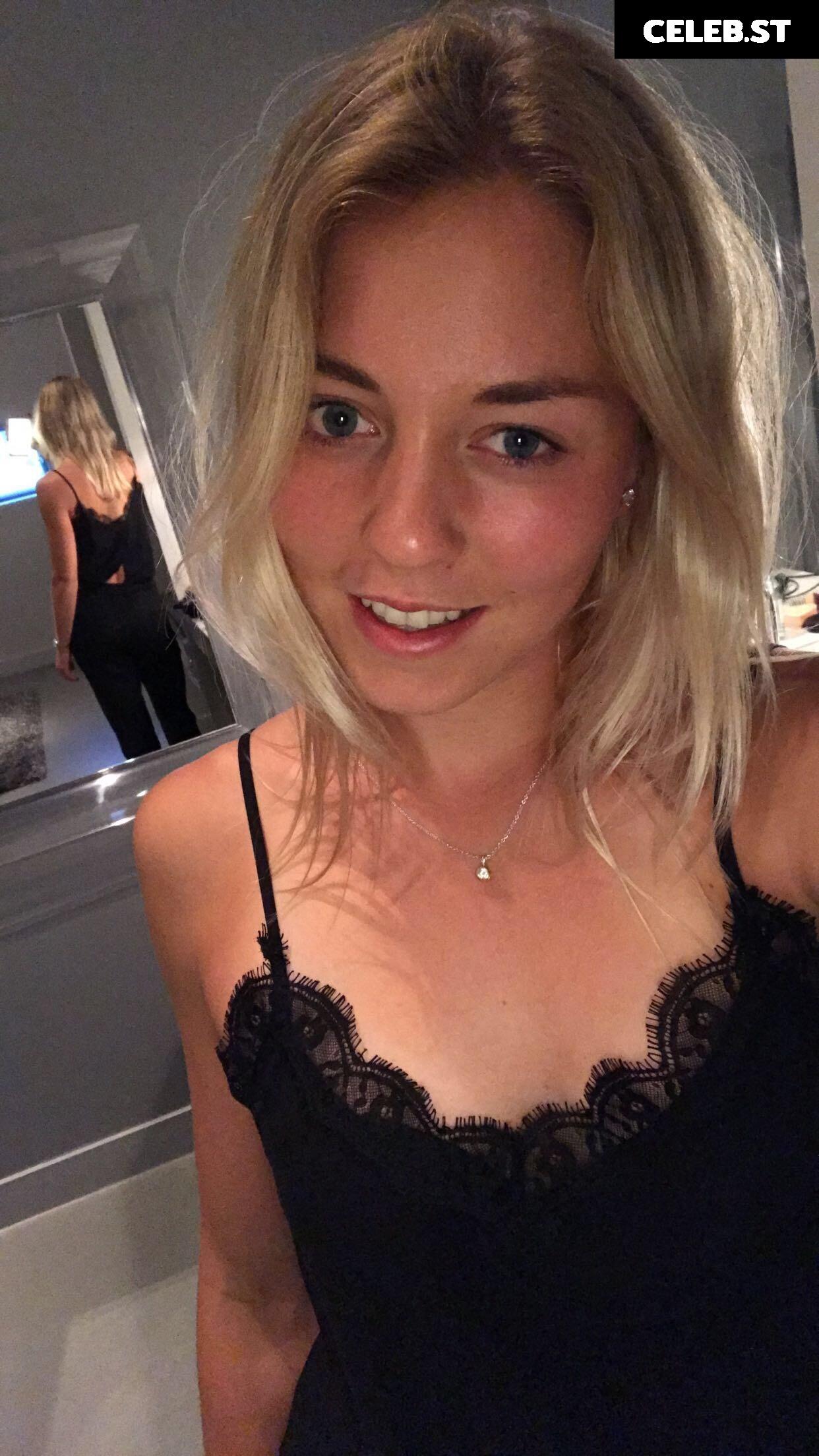 Carina Witthöft Image 2090254