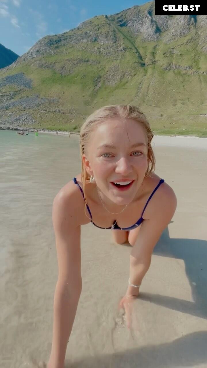 Astrid S Image 2099532