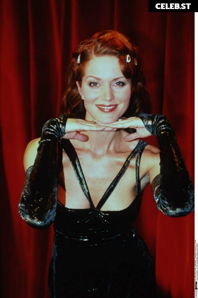 Esther Schweins Image 2098770