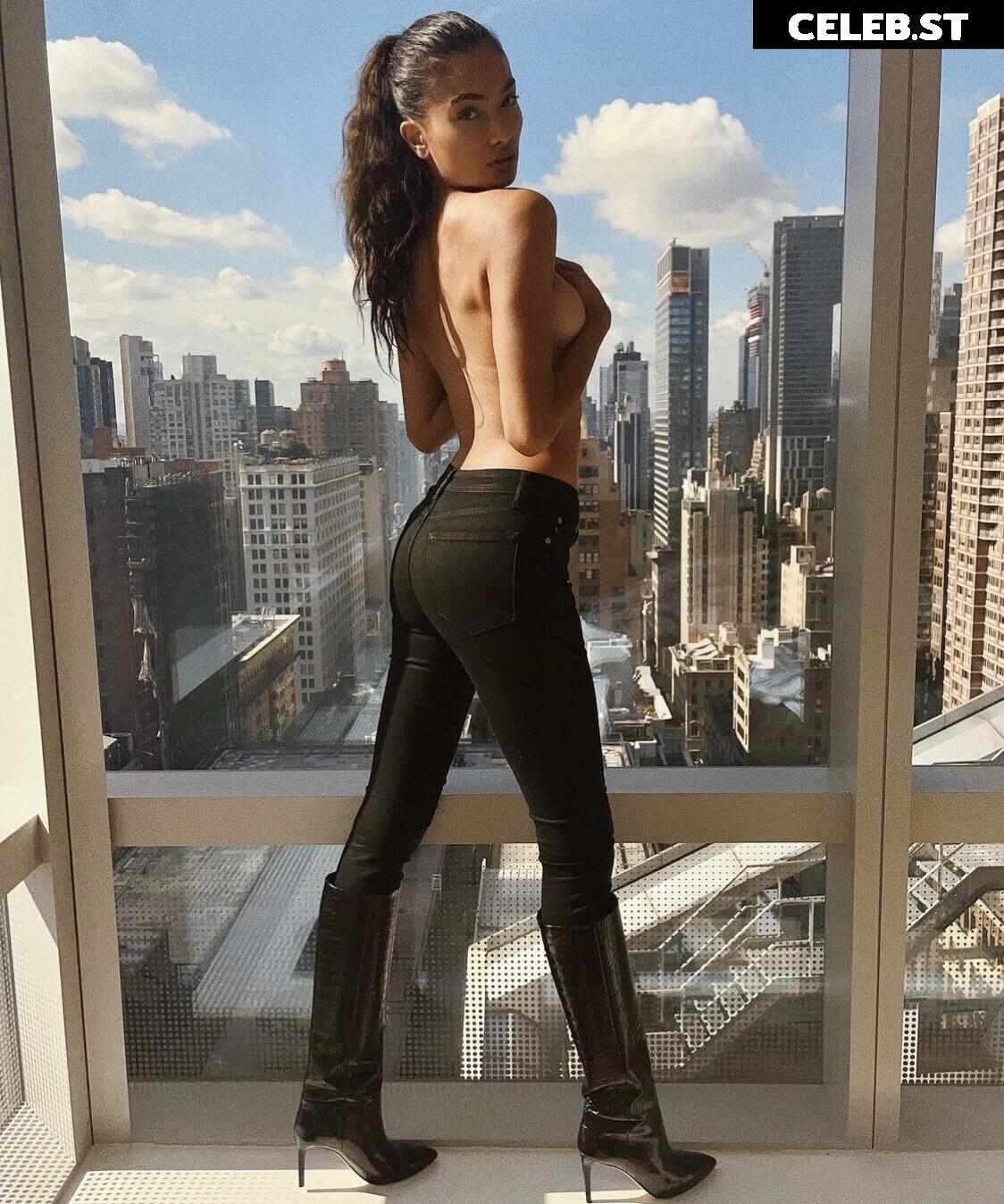 Kelly Gale Image 2098124