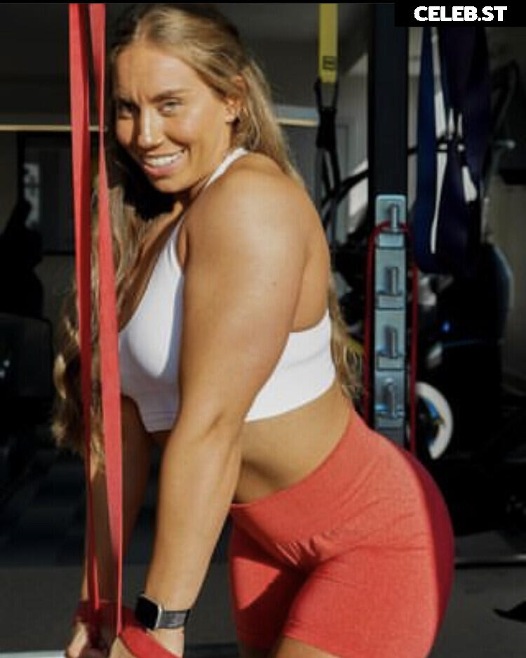 fitnessprincess42 (EllieBaerFit) Image 20854921