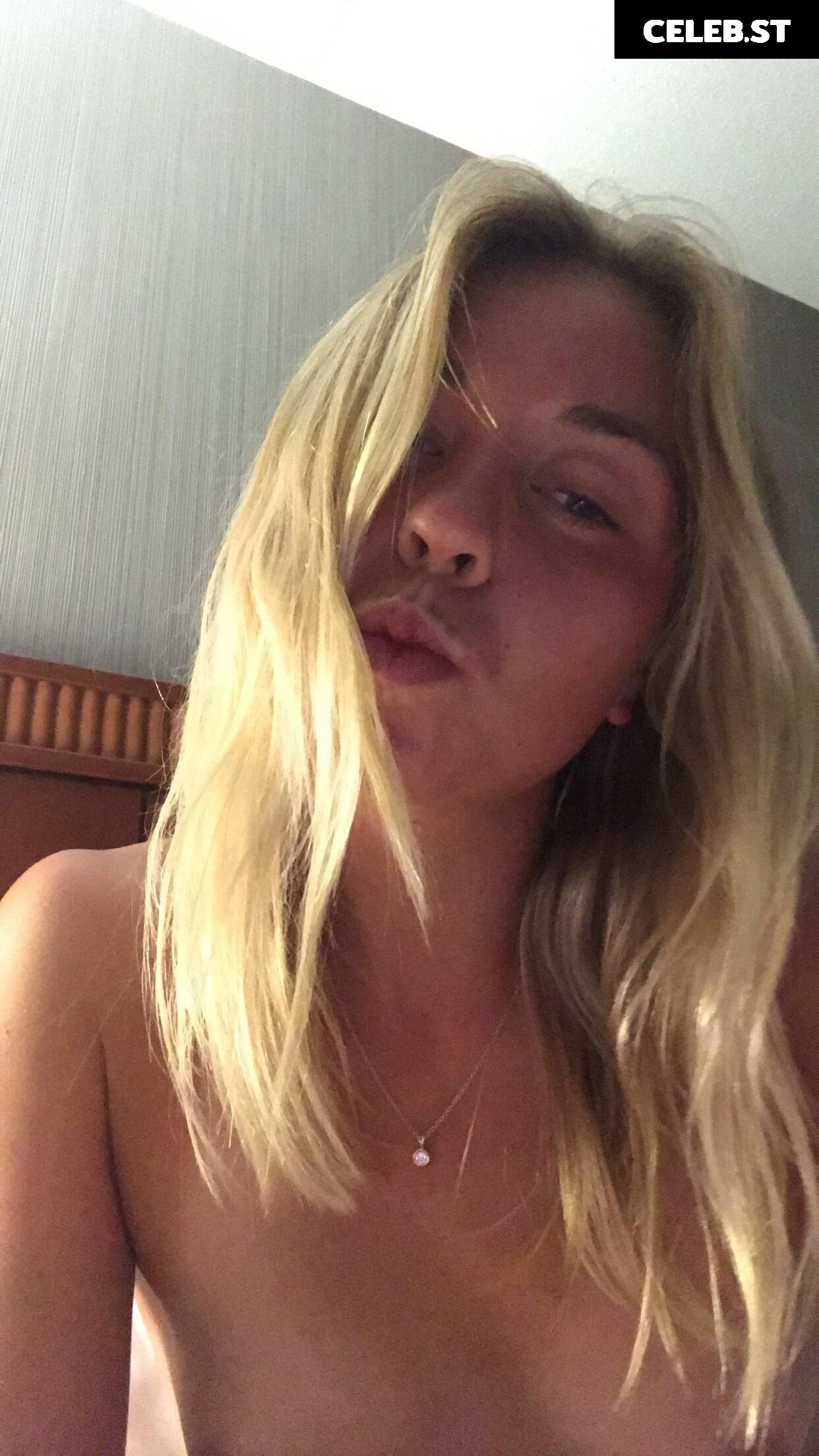 Carina Witthöft Image 2085756