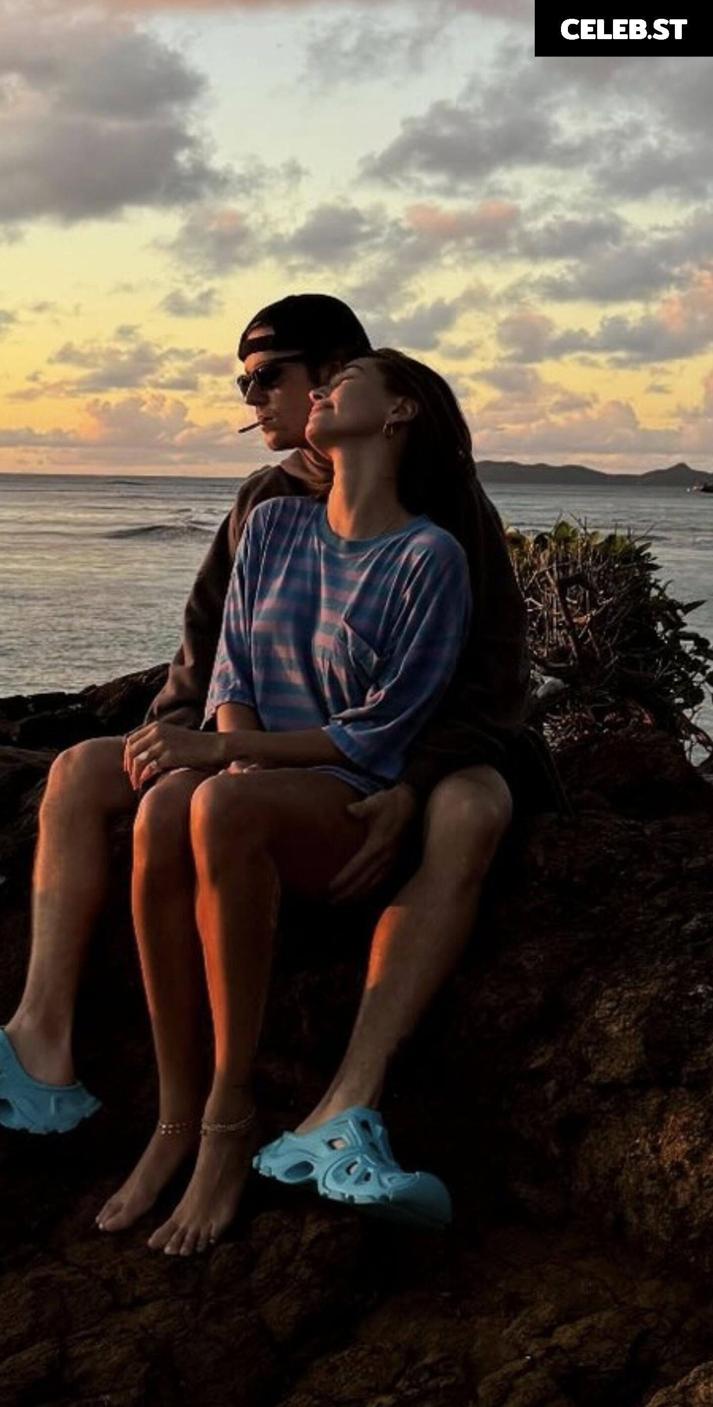 Hailey Bieber Image 2085065